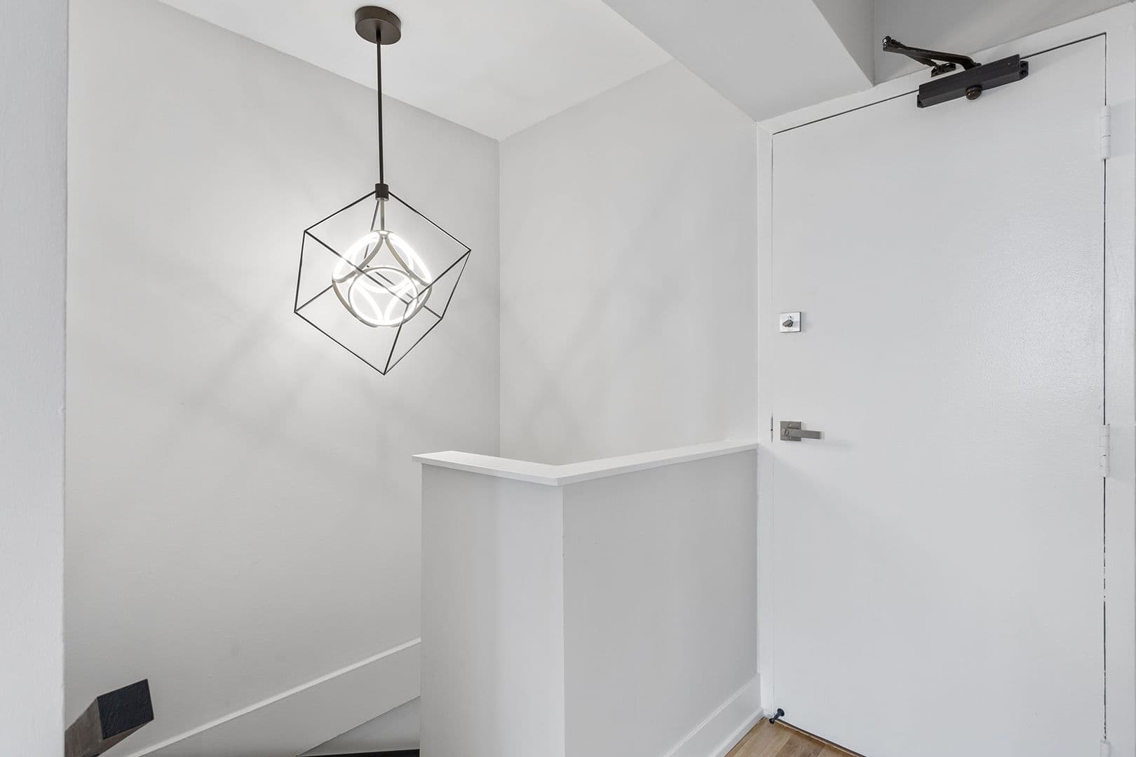 Chicago Apartment: 6166 N Sheridan Rd