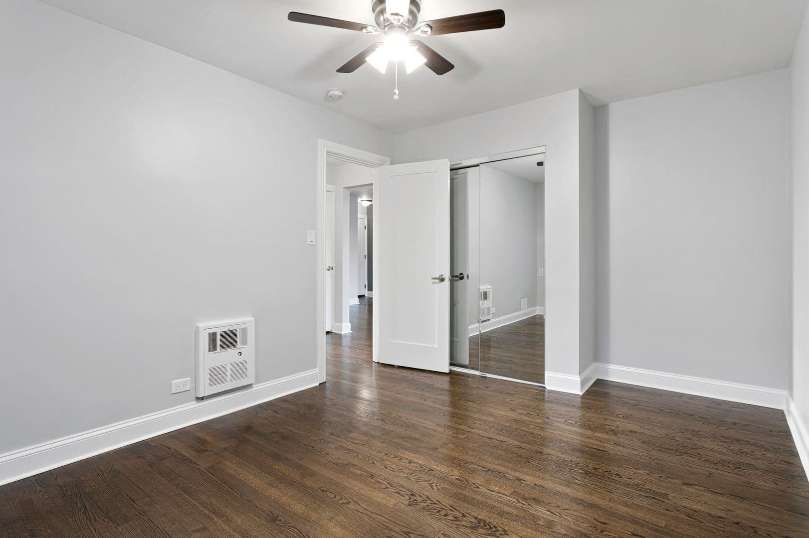 Chicago Apartment: 7630 - 38 N Eastlake Ter