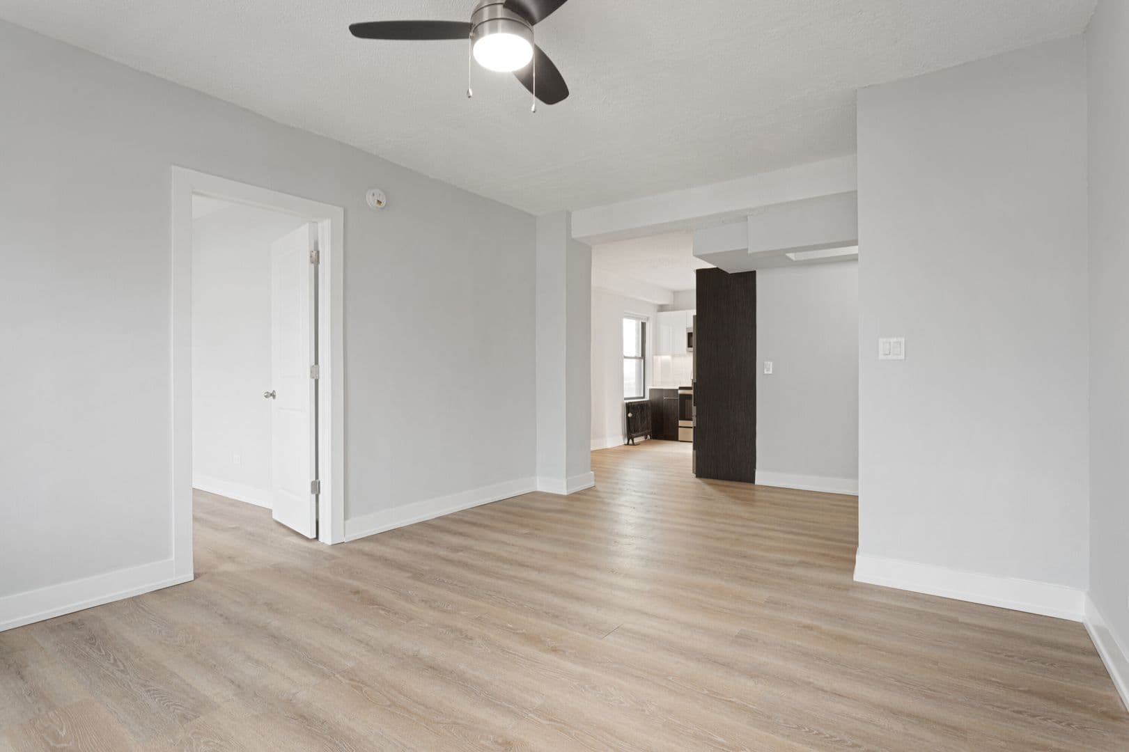 Chicago Apartment: 6026 N Winthrop