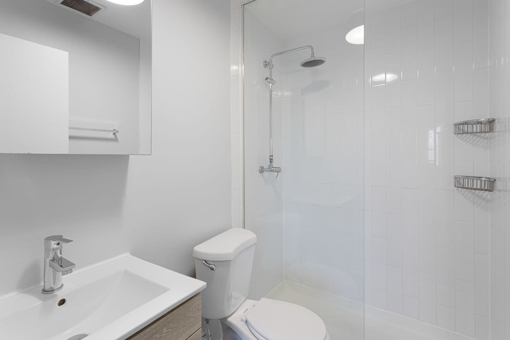 Chicago Apartment: 5411 N Winthrop Avenue