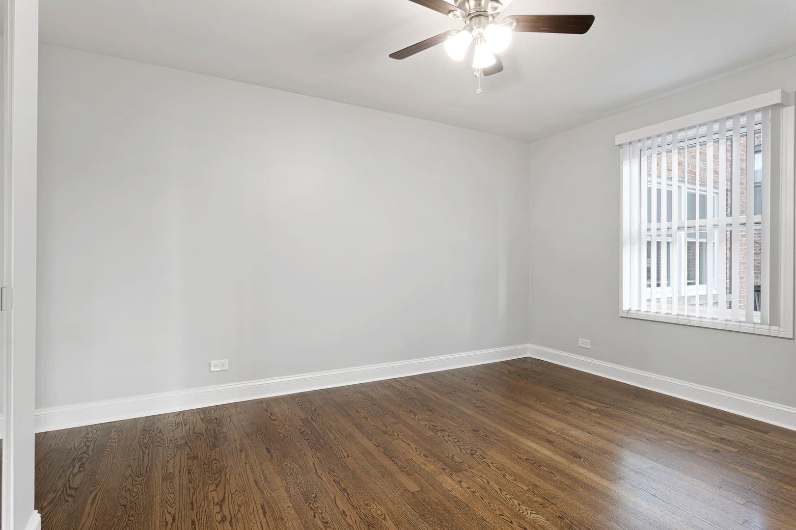 Chicago Apartment: 7630 - 38 N Eastlake Ter