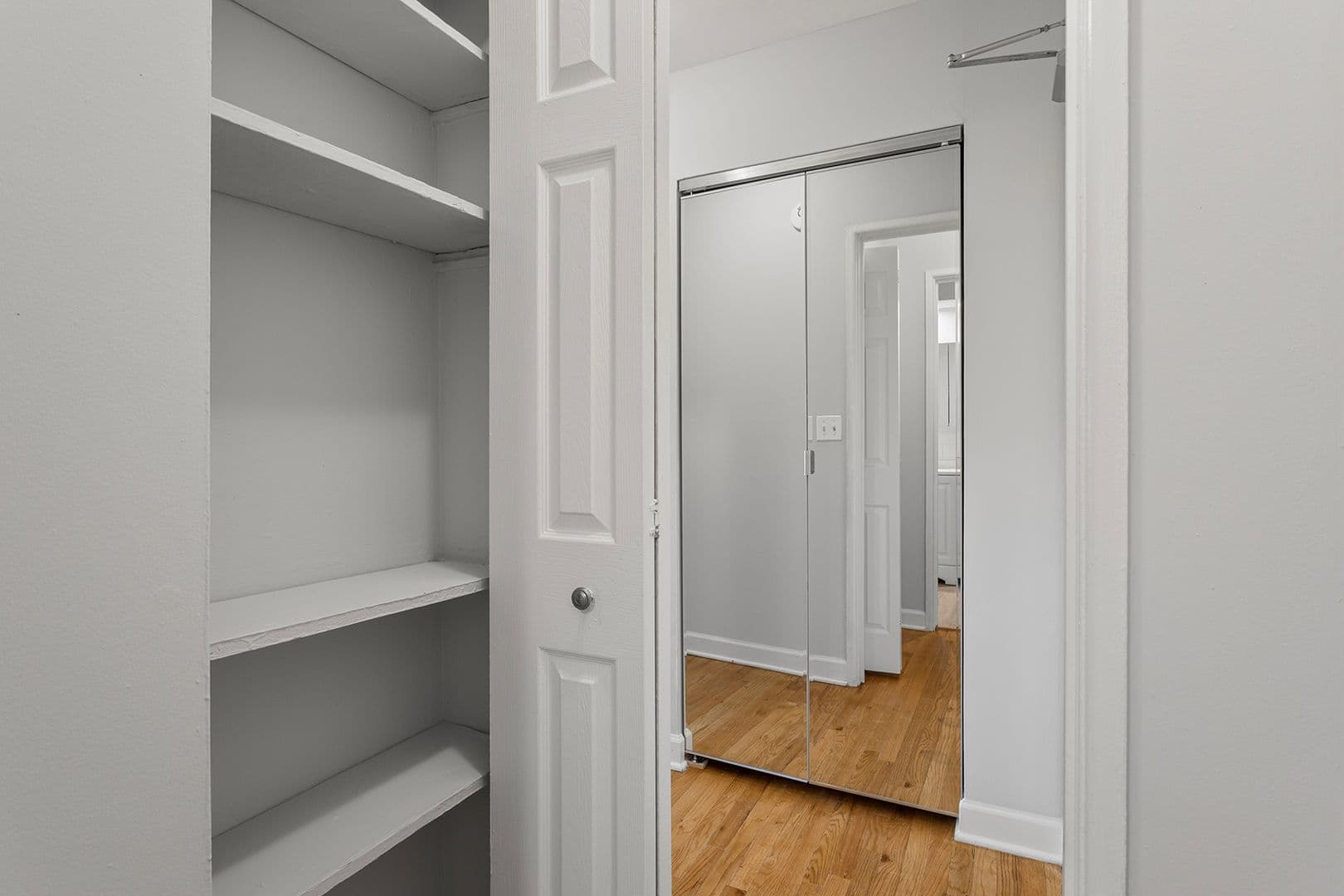 Chicago Apartment: 6758 N. Sheridan Rd.