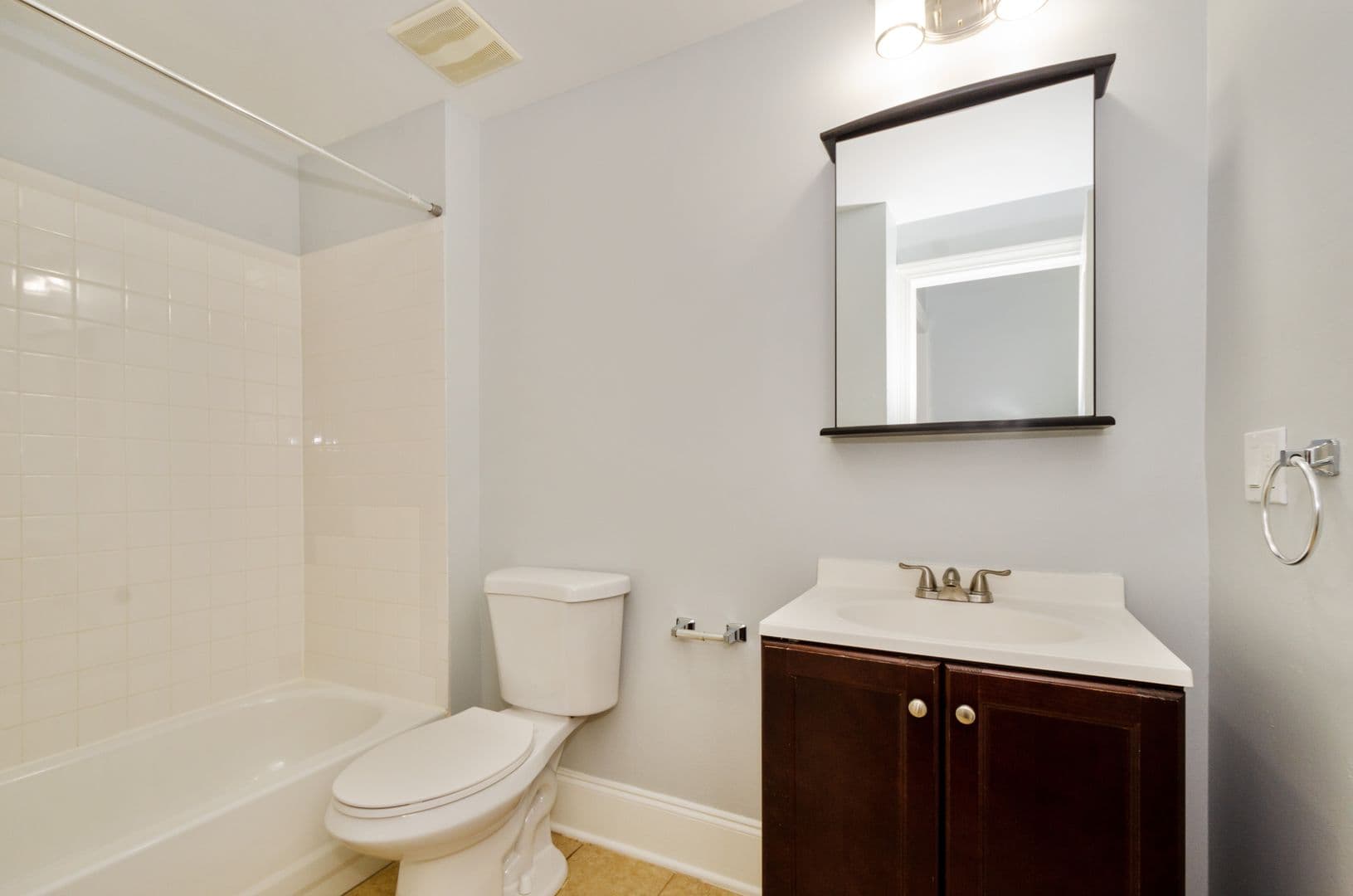 Chicago Apartment: 7736-42 N Ashland Ave
