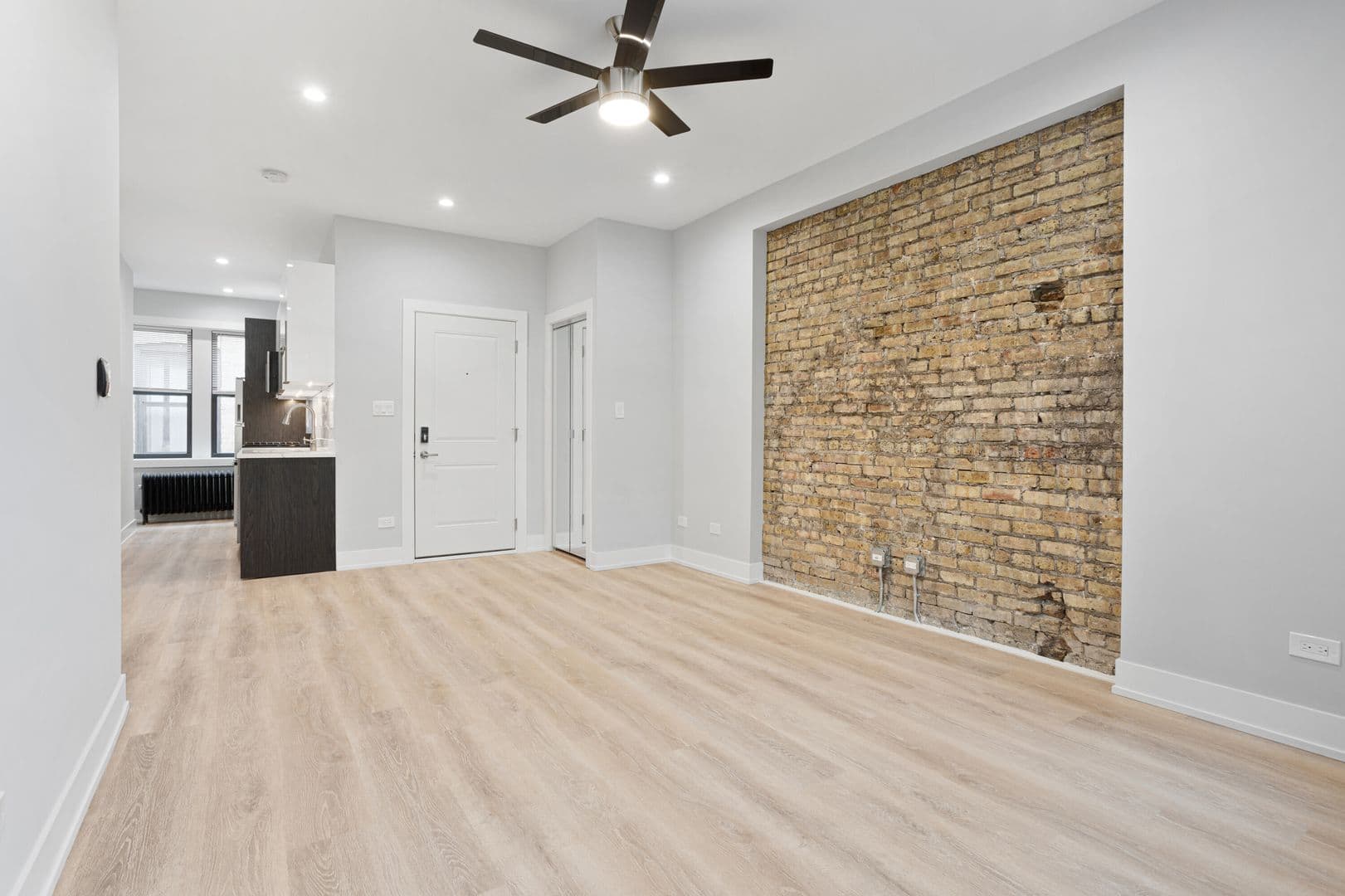 Chicago Apartment: 1310-20 W Birchwood Ave & 7501-07 N Eastlake Ter