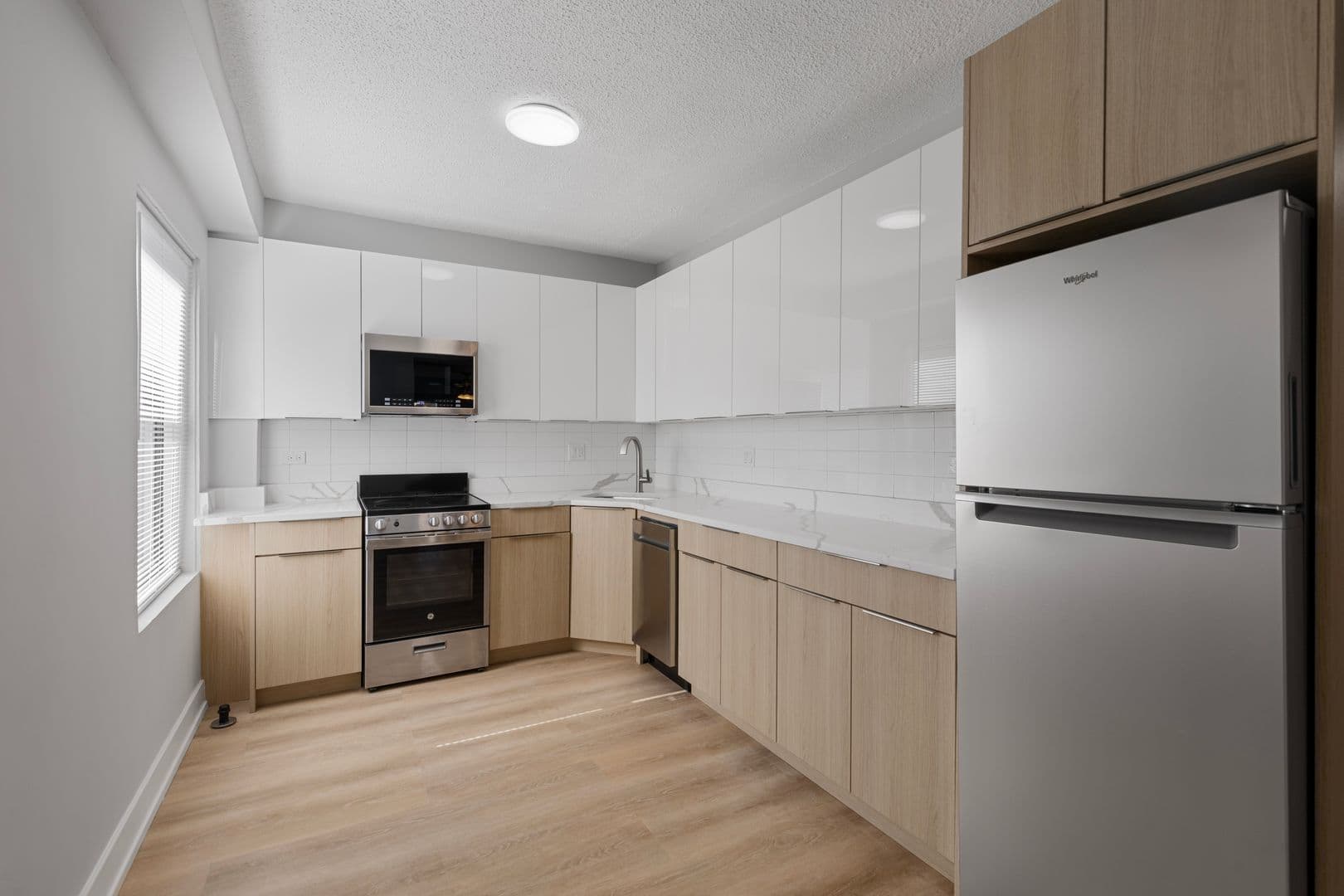 Chicago Apartment: 6026 N Winthrop