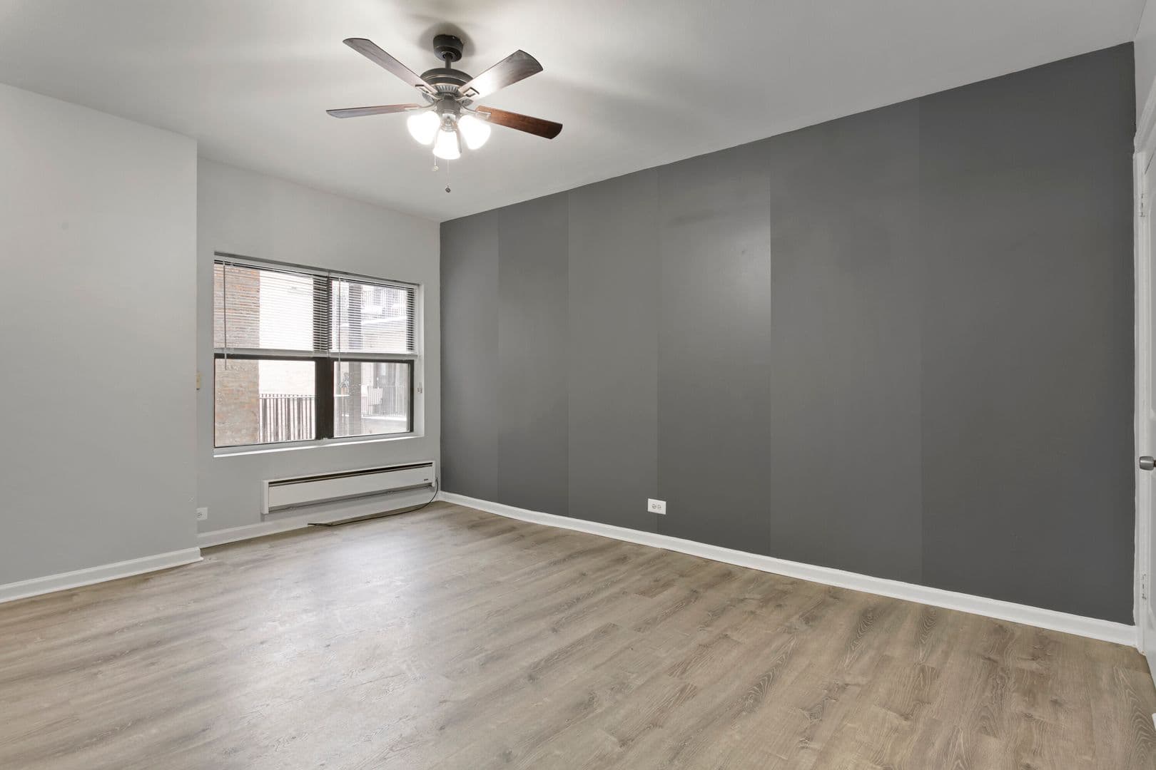 Chicago Apartment: 4555 N Malden St