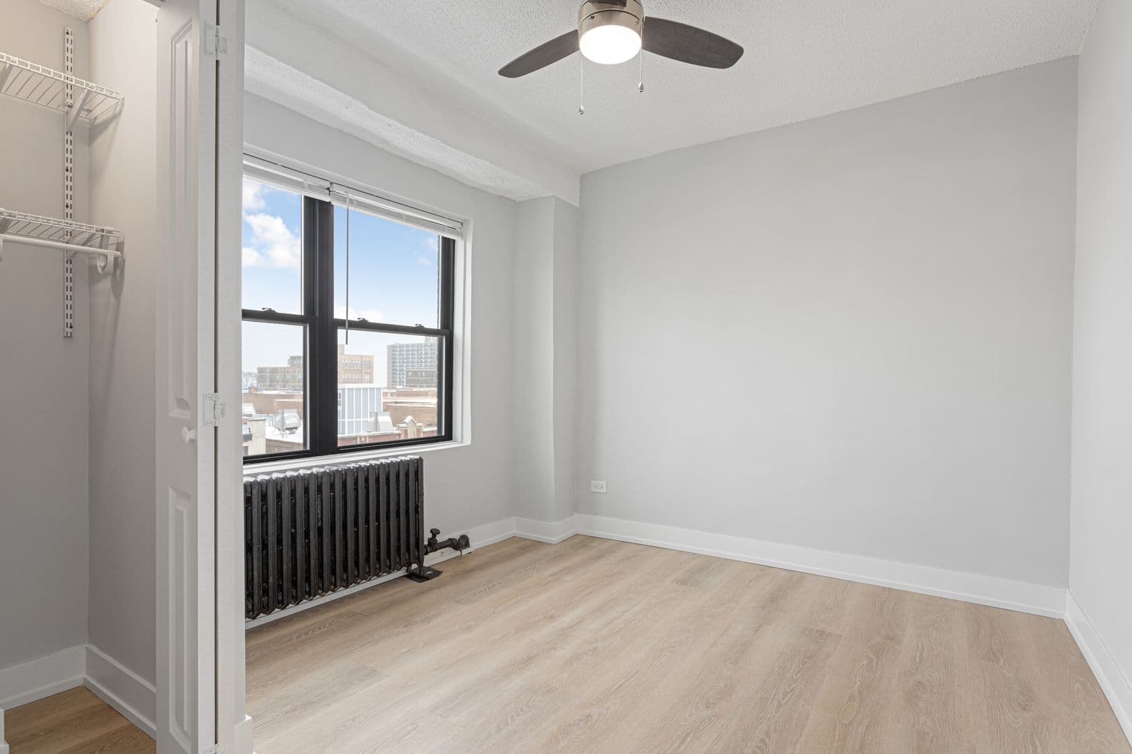 Chicago Apartment: 6026 N Winthrop