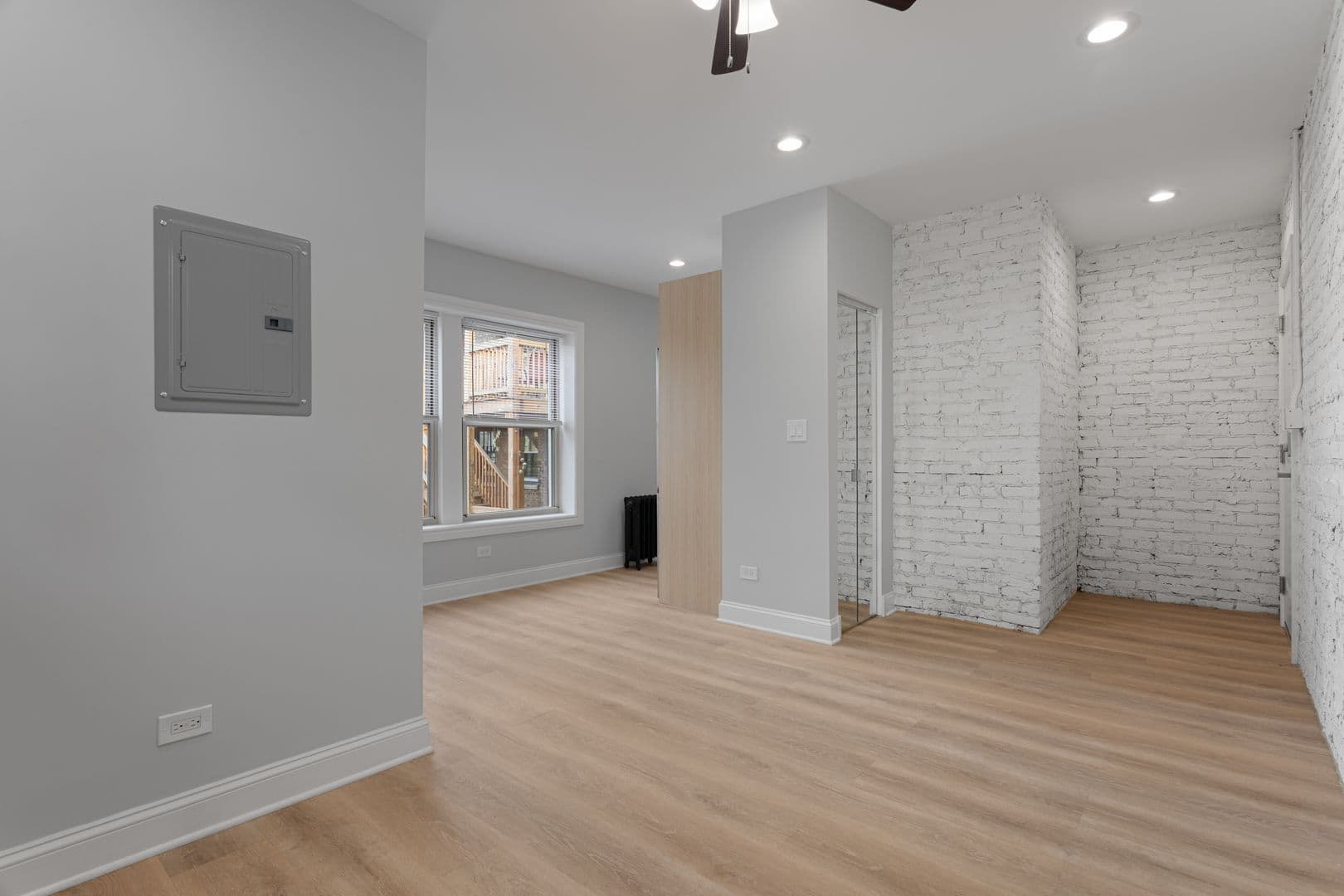 Chicago Apartment: 1627-35 W Chase Ave.