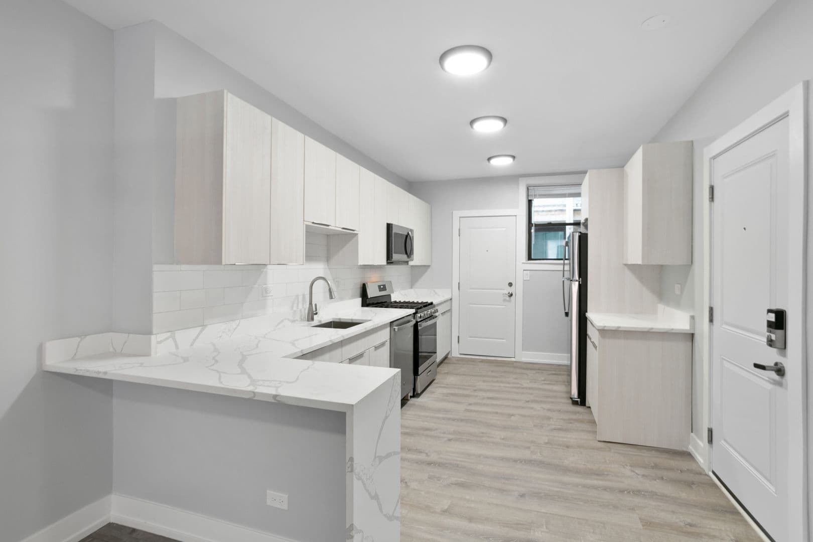 Chicago Apartment: 1700-08 W Juneway Terrace