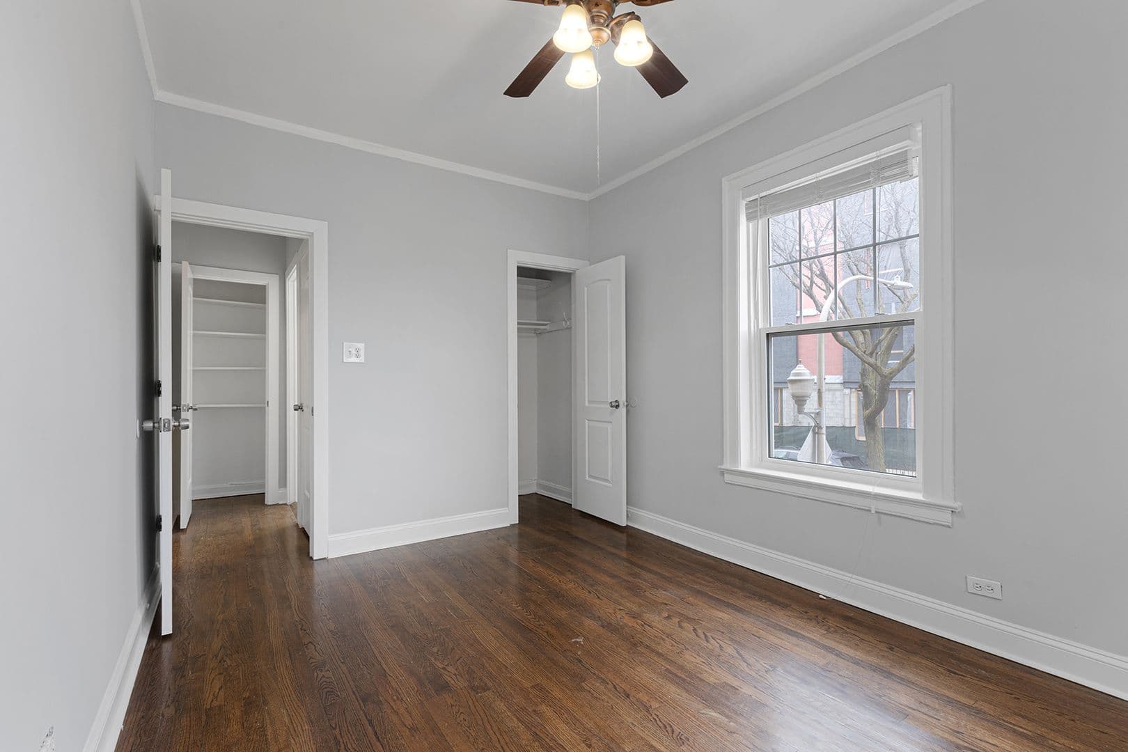 Chicago Apartment: 6100-6118 N Winthrop Ave