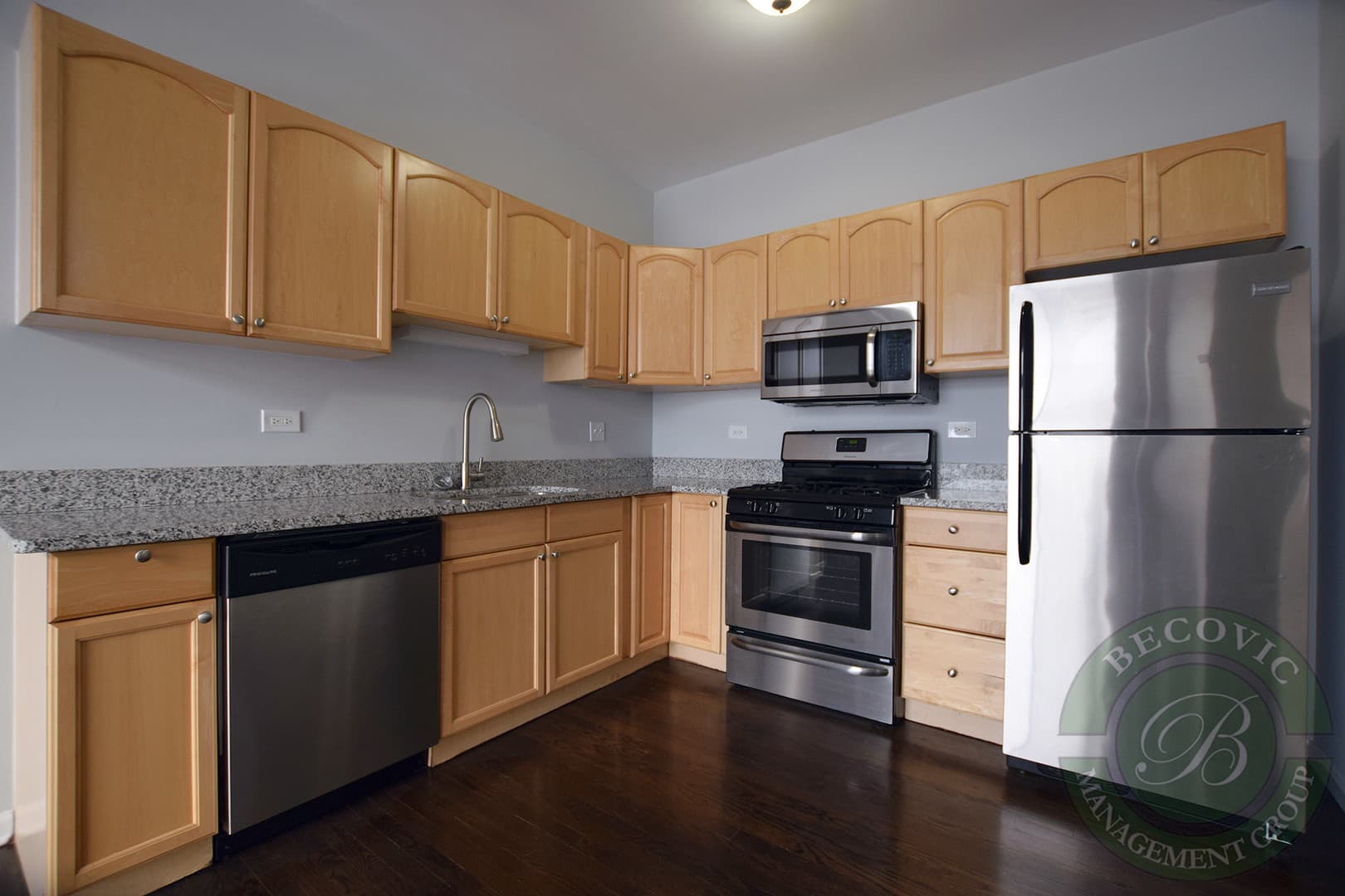Chicago Apartment: 2451 W Howard Street