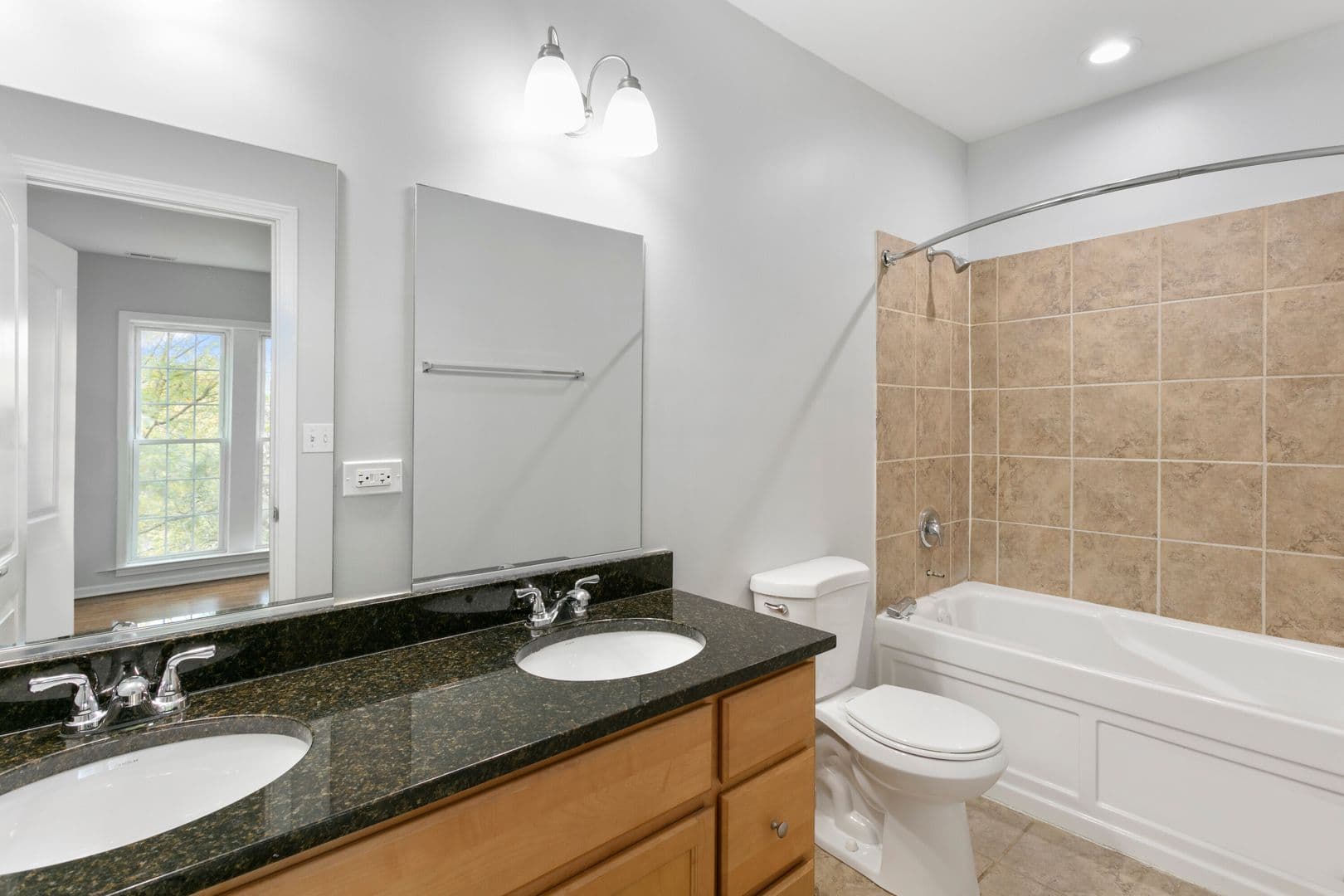 Chicago Apartment: 7722-7734 N Ashland Ave