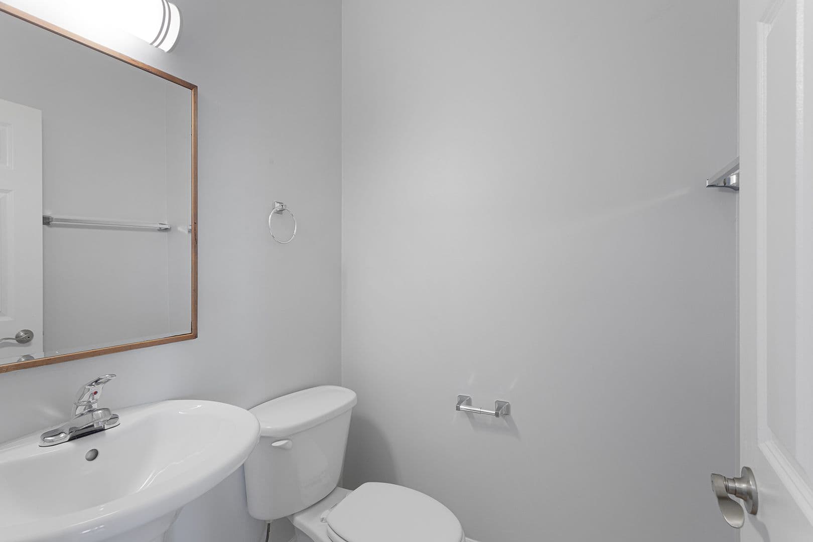 Chicago Apartment: 7526-7530 N Seeley Avenue