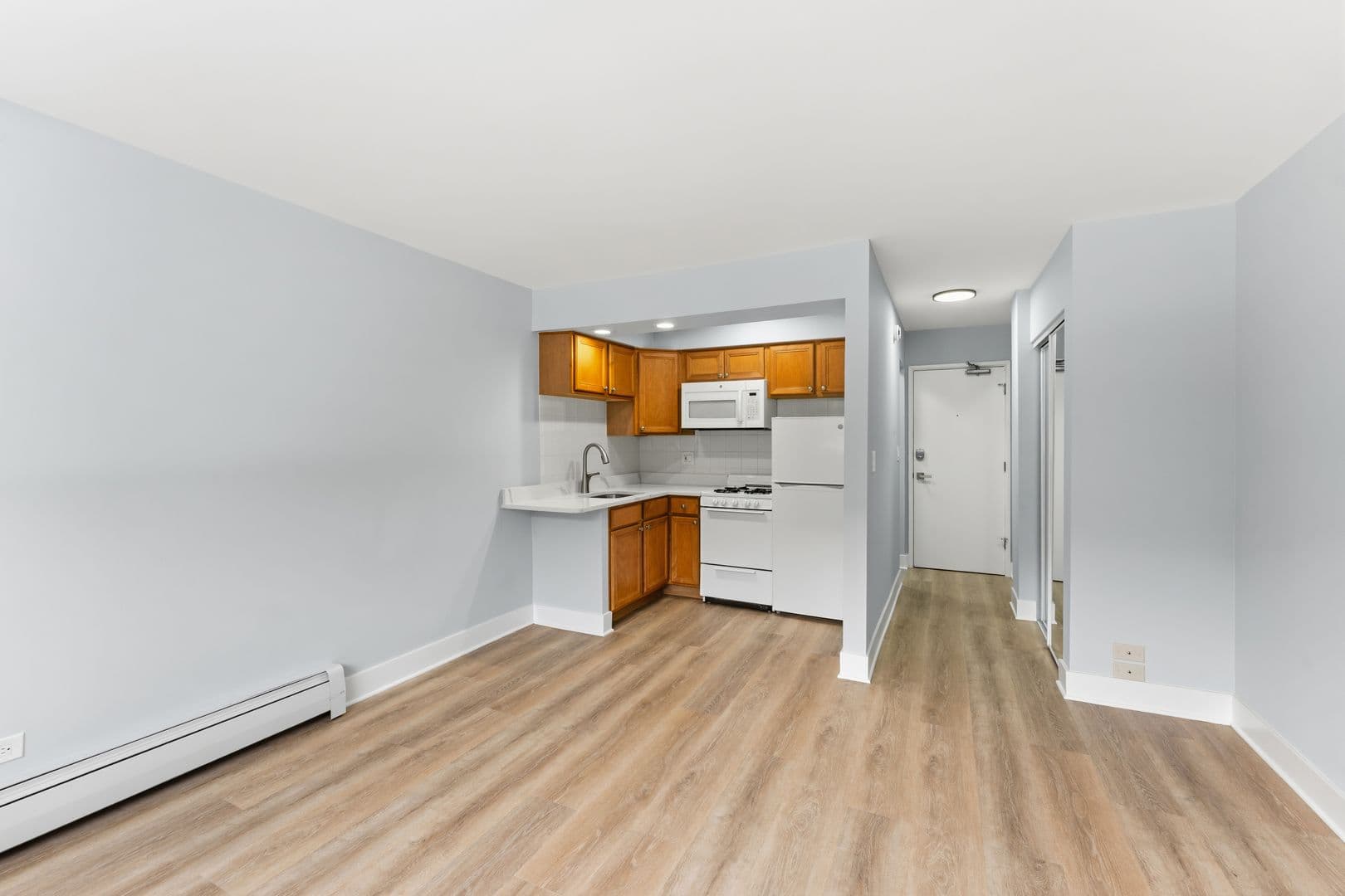 Chicago Apartment: 6758 N. Sheridan Rd.
