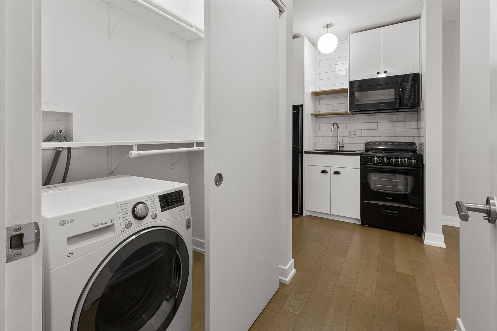 Chicago Apartment: 6019 N Winthrop Avenue