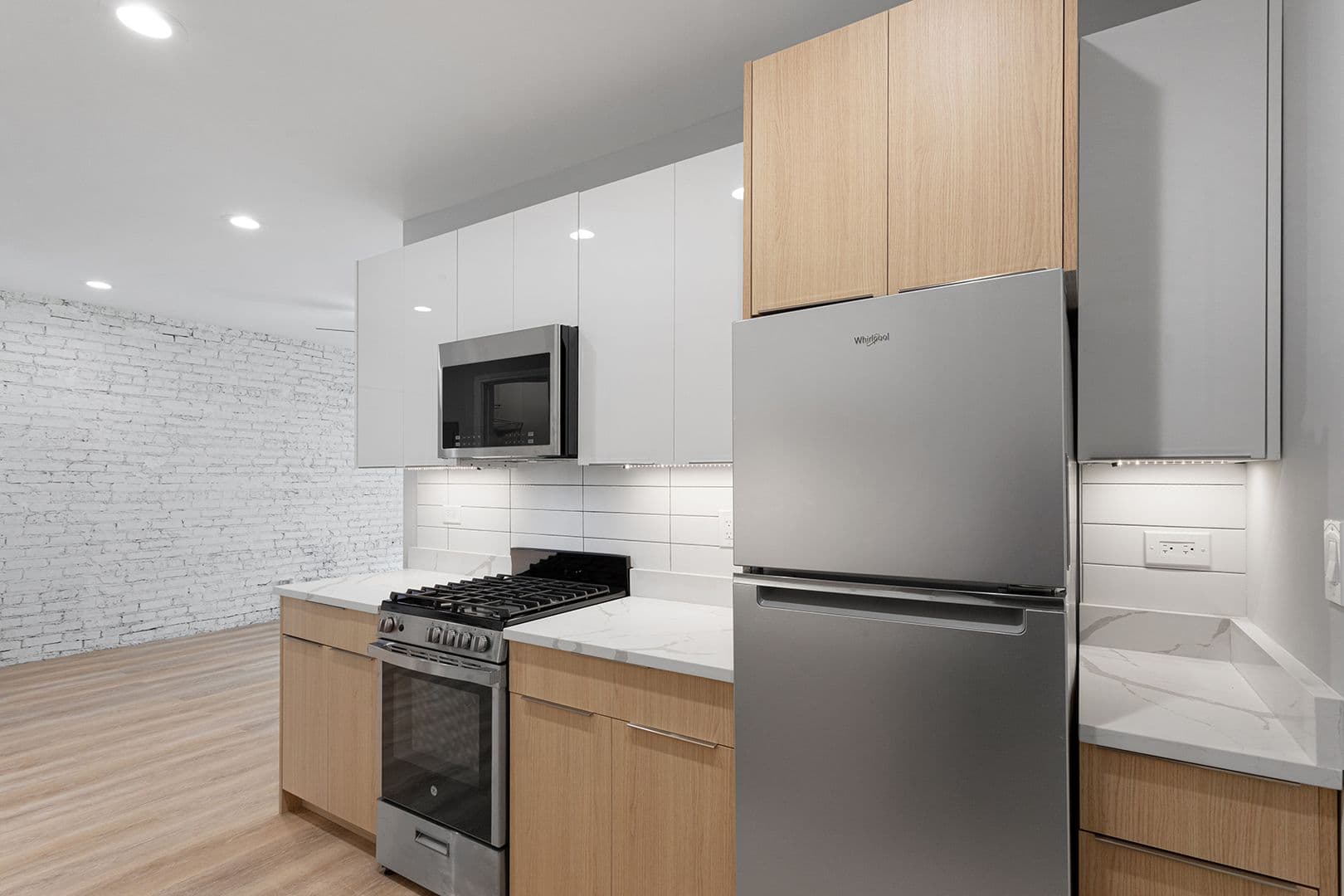 Chicago Apartment: 1627-35 W Chase Ave.