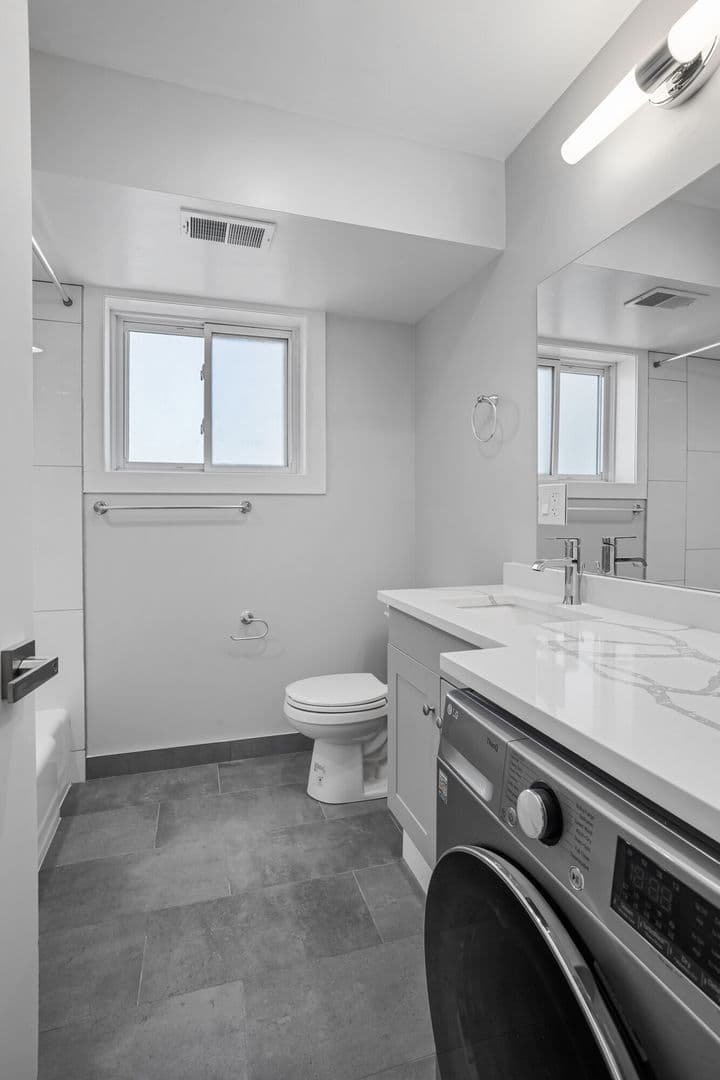 Chicago Apartment: 2333 W. Lunt