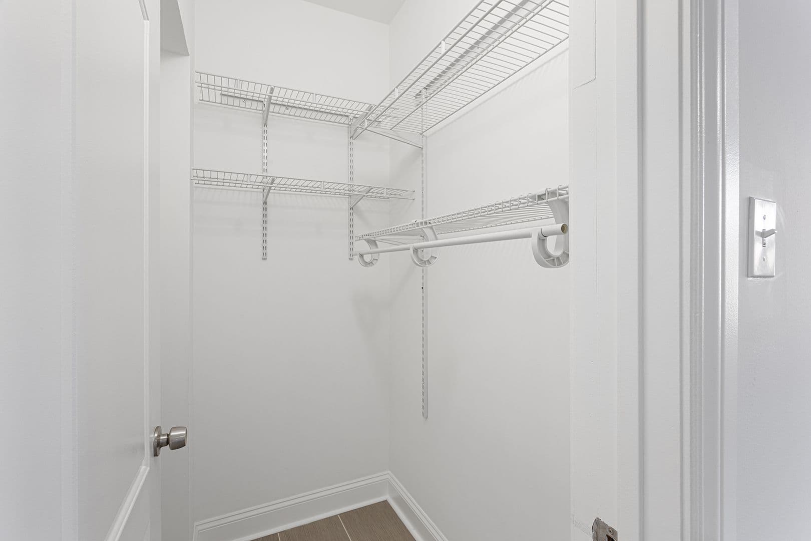 Chicago Apartment: 1608 W Sherwin Ave