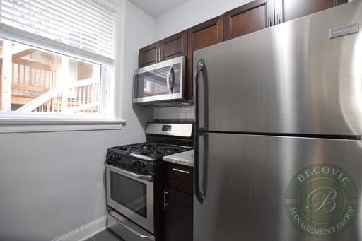Chicago Apartment: 6100-6118 N Winthrop Ave