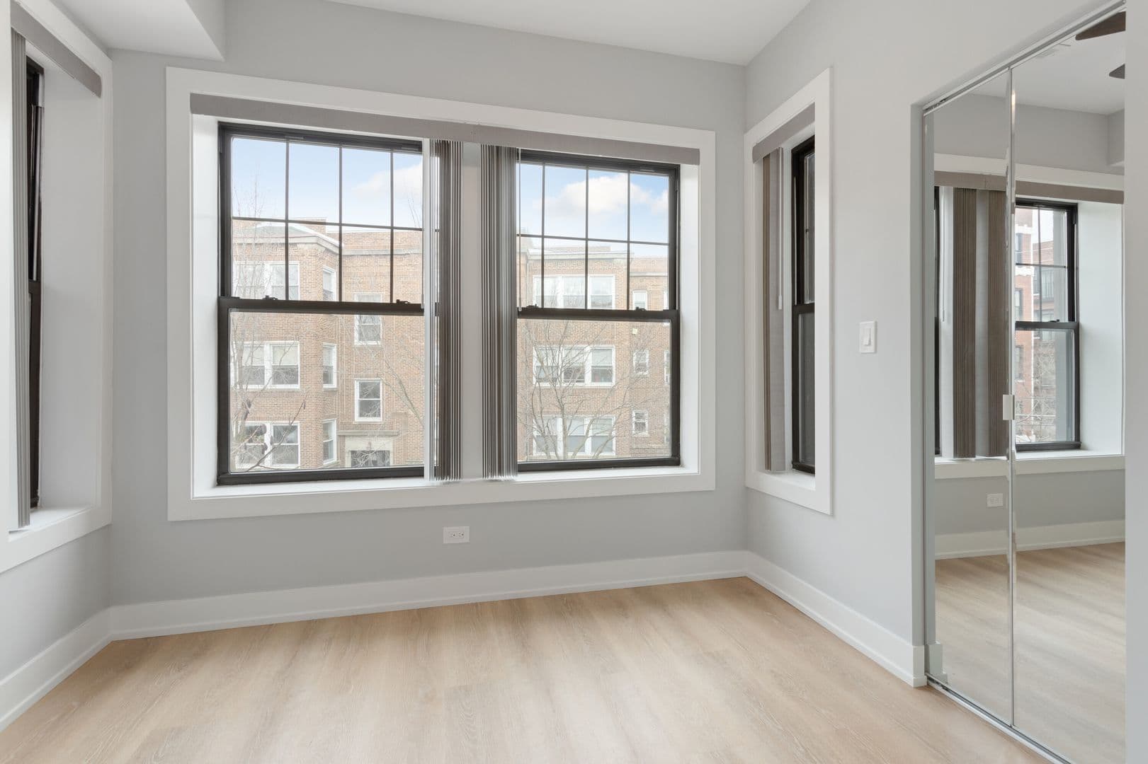 Chicago Apartment: 7642-48 N Eastlake Terrace