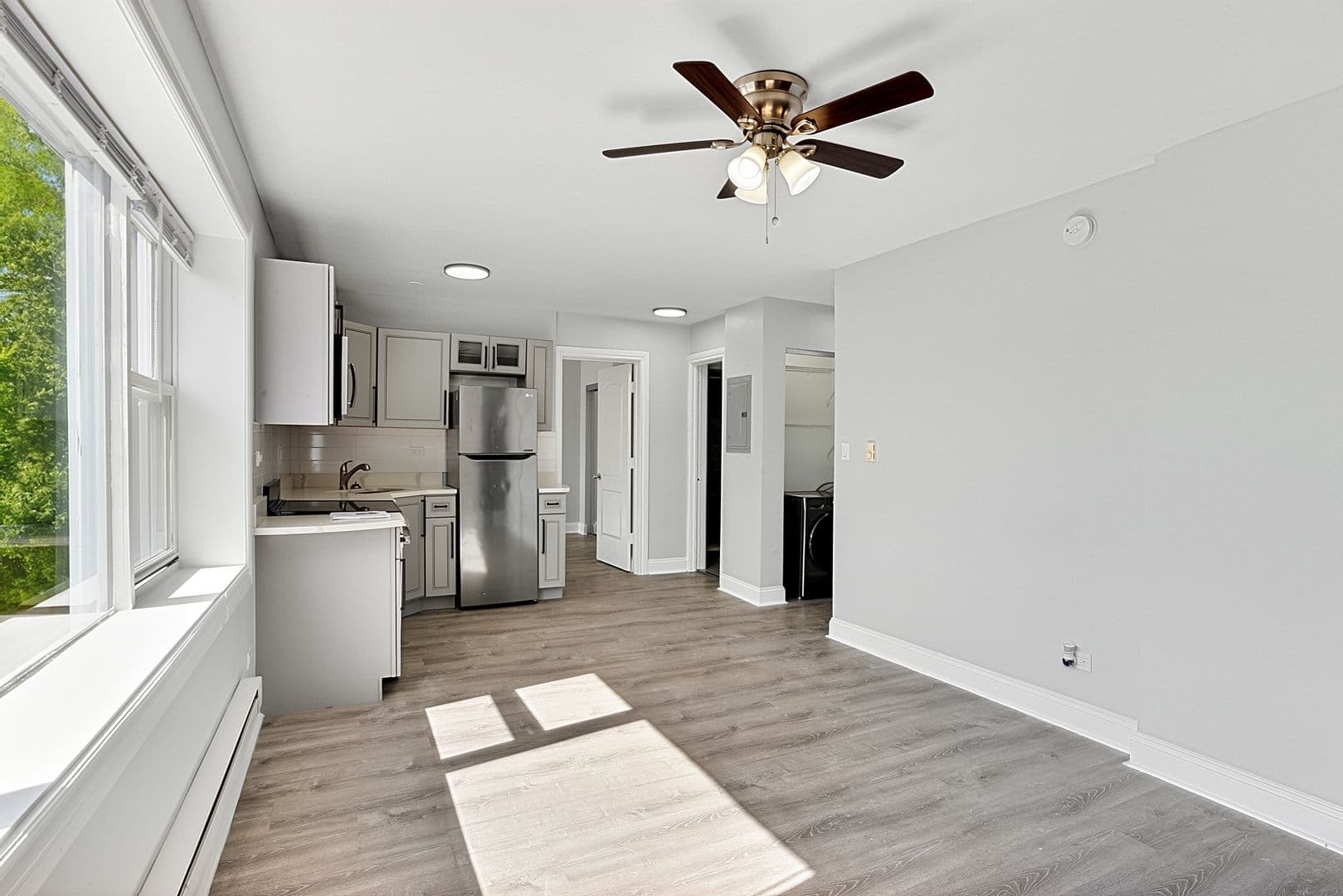 Chicago Apartment: 7710 N Sheridan Rd