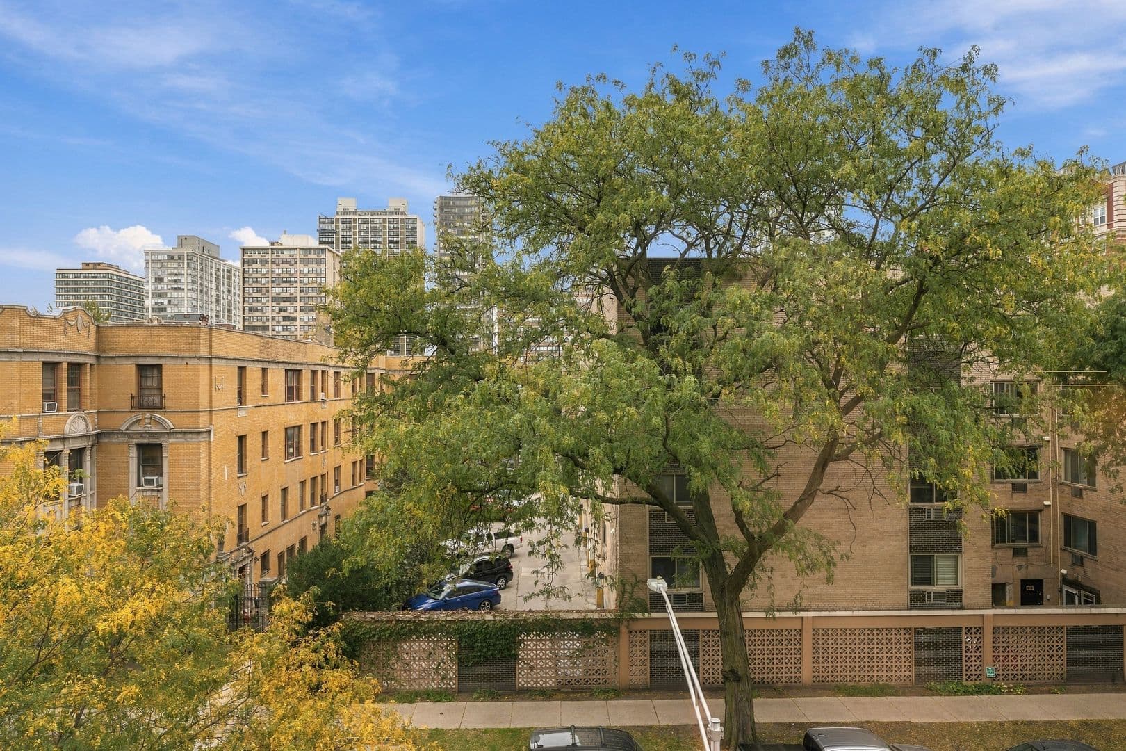 Chicago Apartment: 5710 N Winthrop