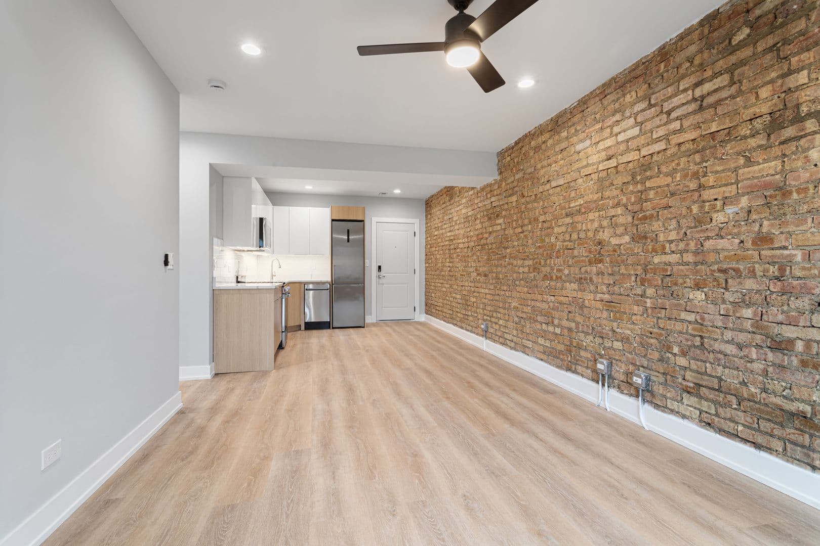 Chicago Apartment: 1548-1558.5 W Juneway