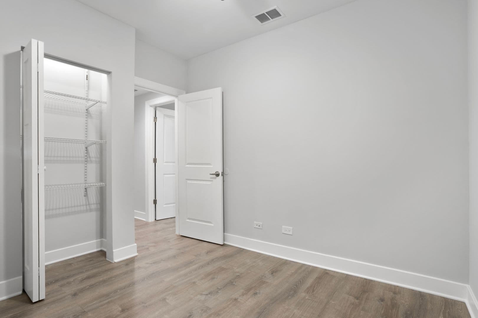 Chicago Apartment: 7357-67 N Ashland Ave