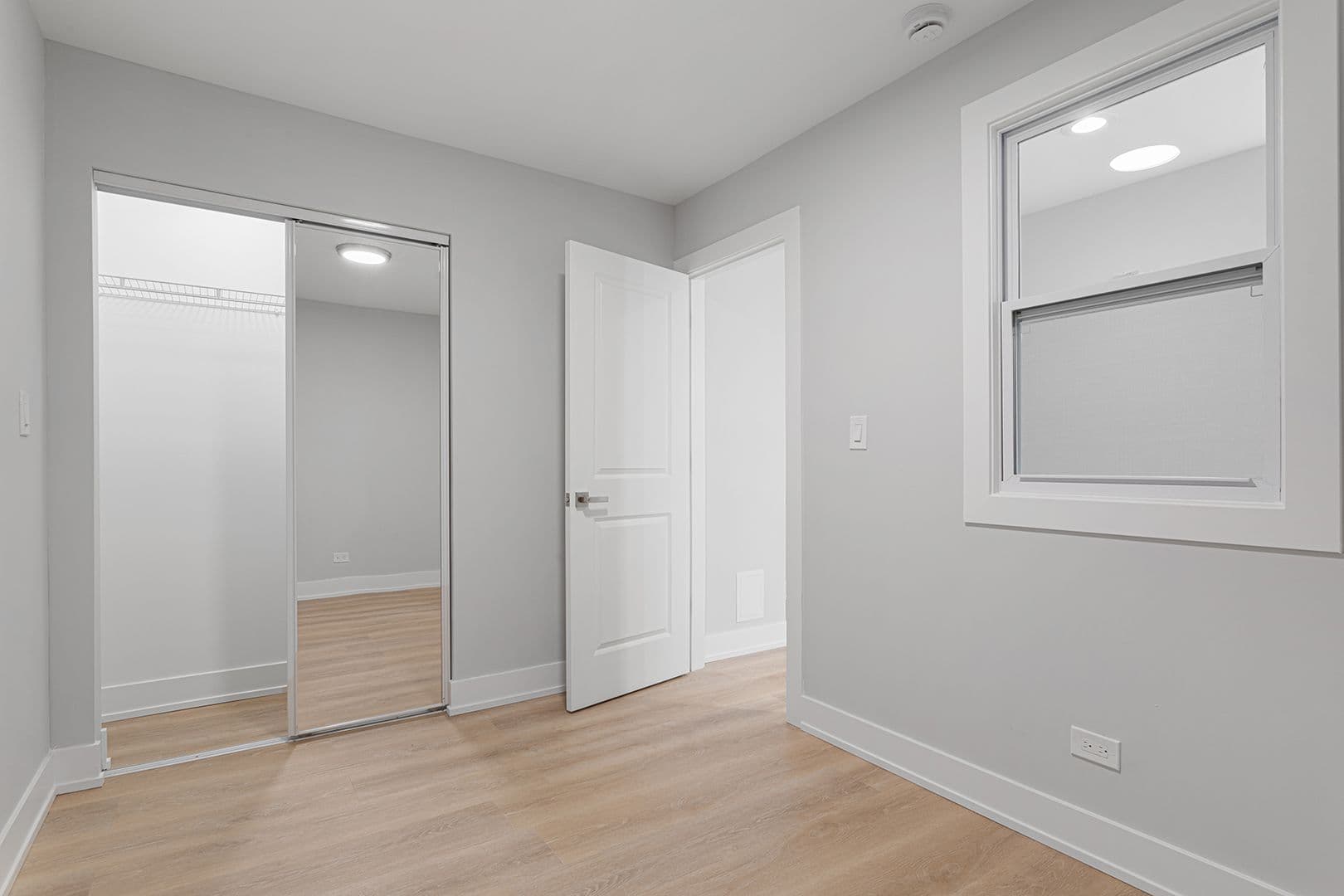Chicago Apartment: 7070 N Sheridan Rd