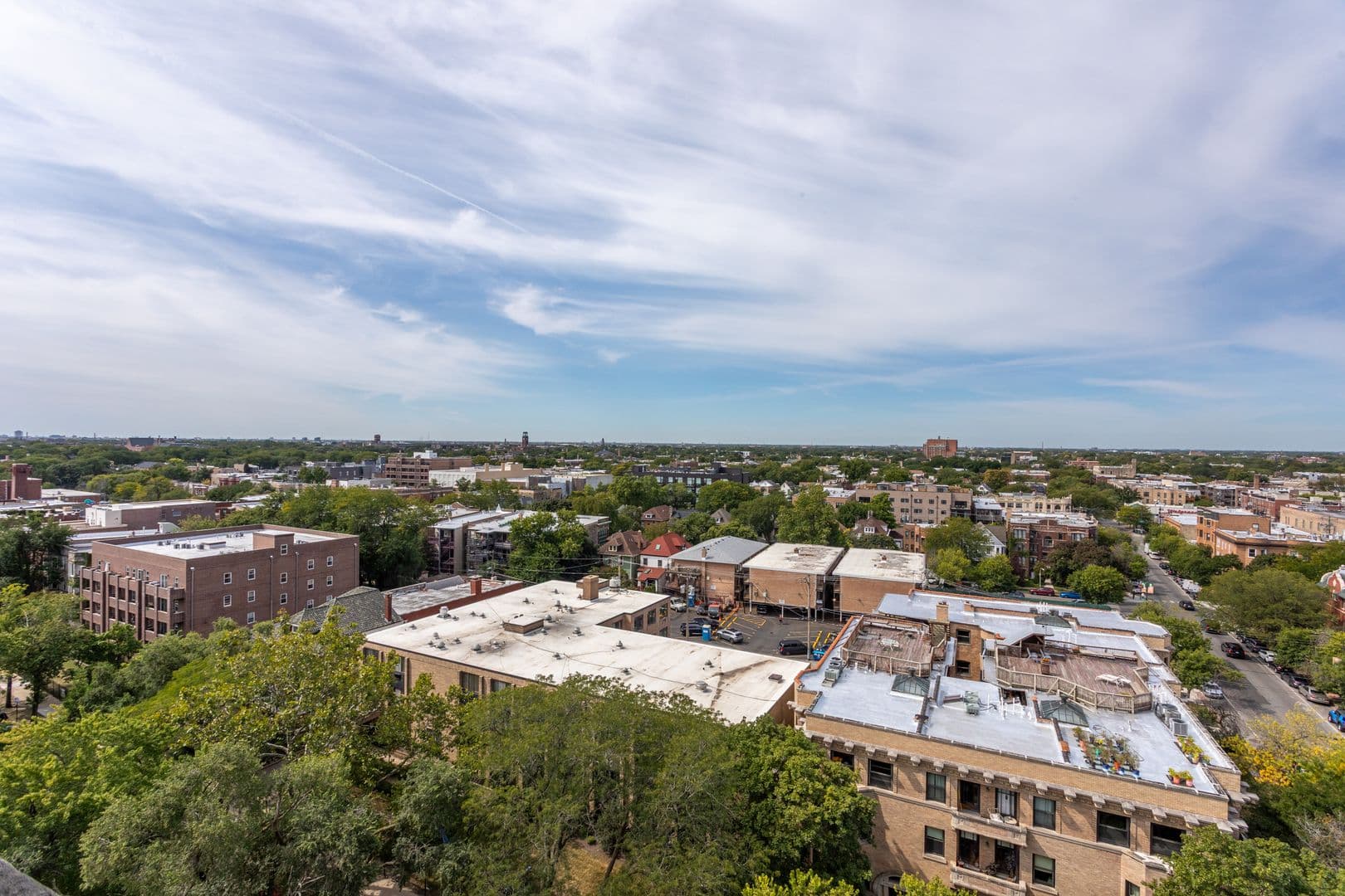 Chicago Apartment: 1325 W Wilson Avenue