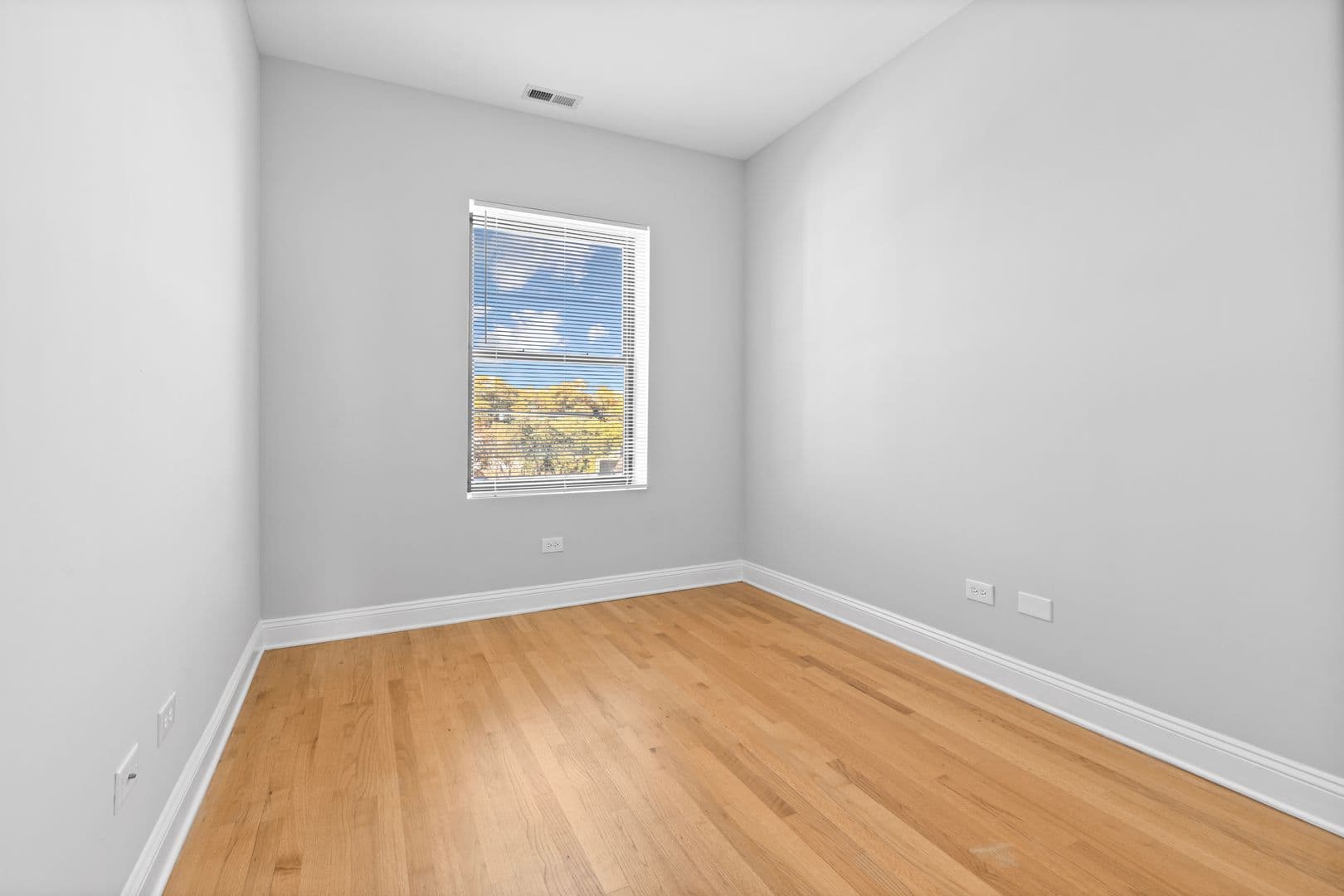 Chicago Apartment: 7526-7530 N Seeley Avenue