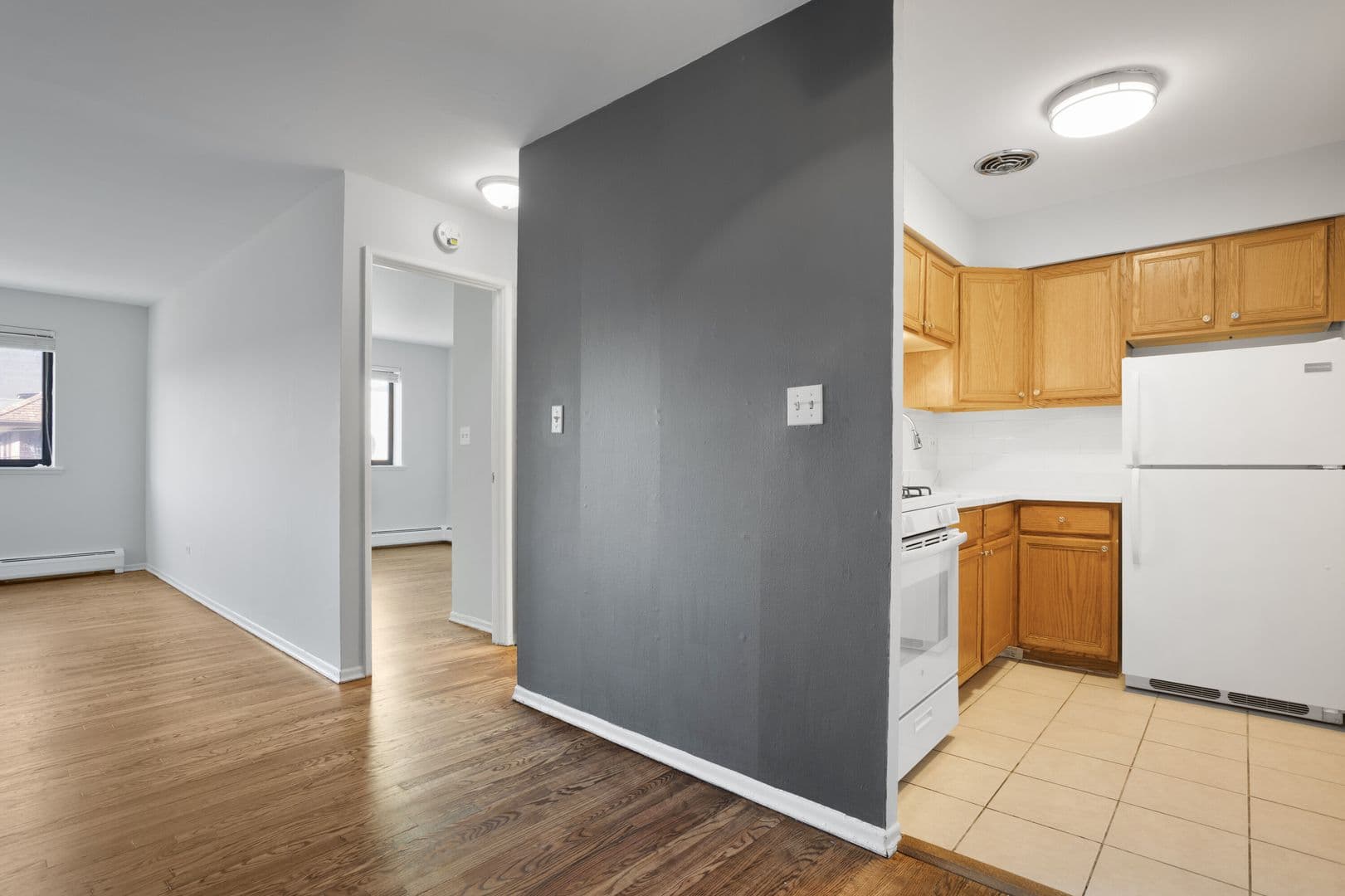 Chicago Apartment: 6758 N. Sheridan Rd.