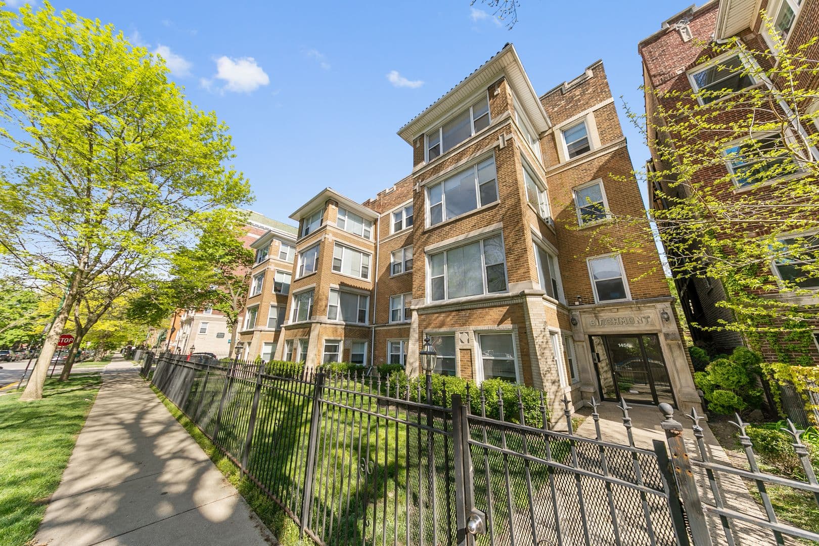 Chicago Apartment: 1456-1460 W Fargo Ave