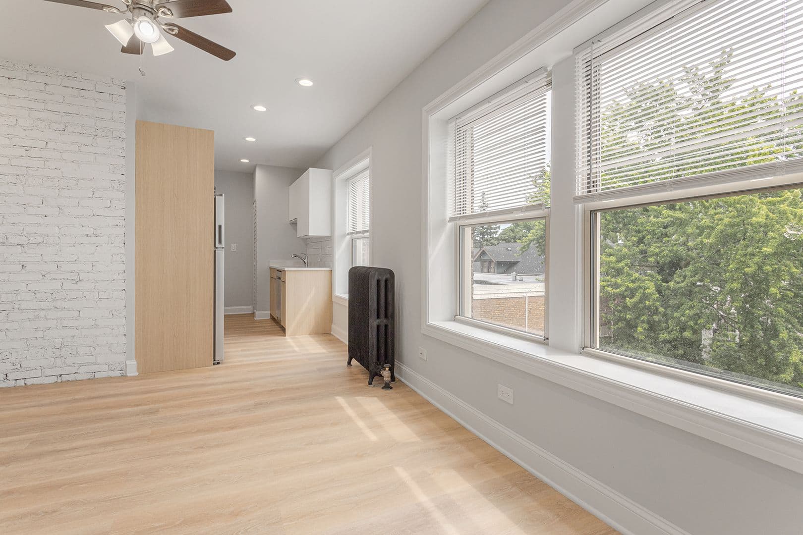 Chicago Apartment: 1627-35 W Chase Ave.