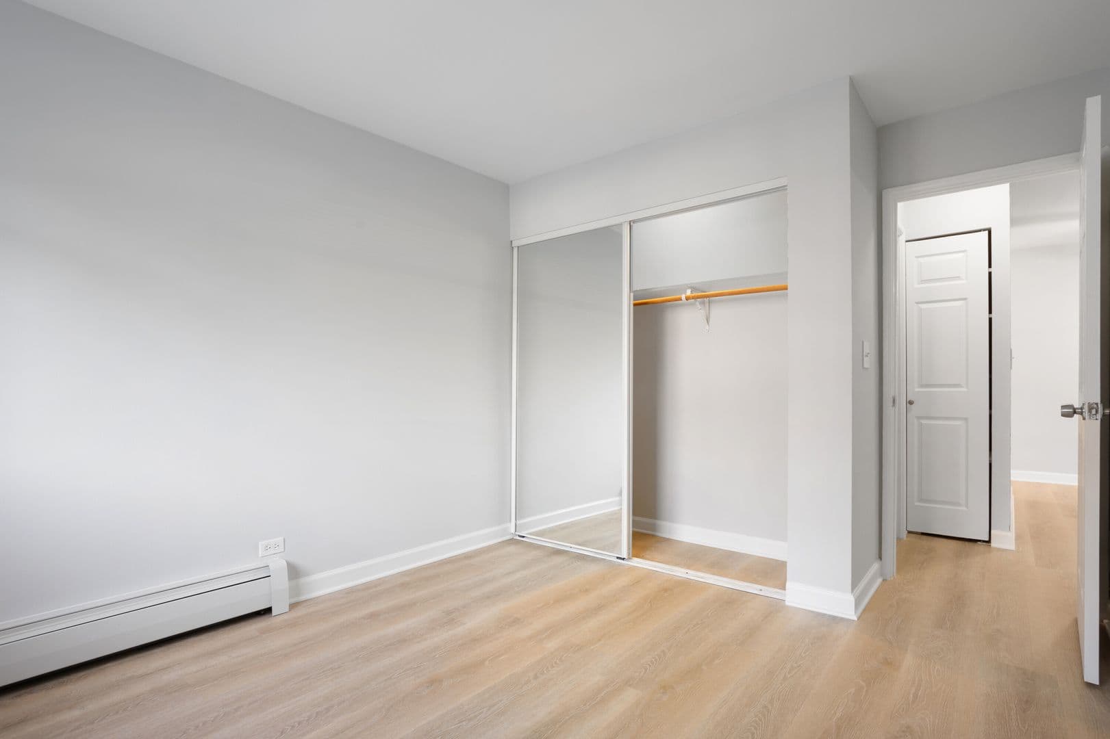 Chicago Apartment: 6758 N. Sheridan Rd.