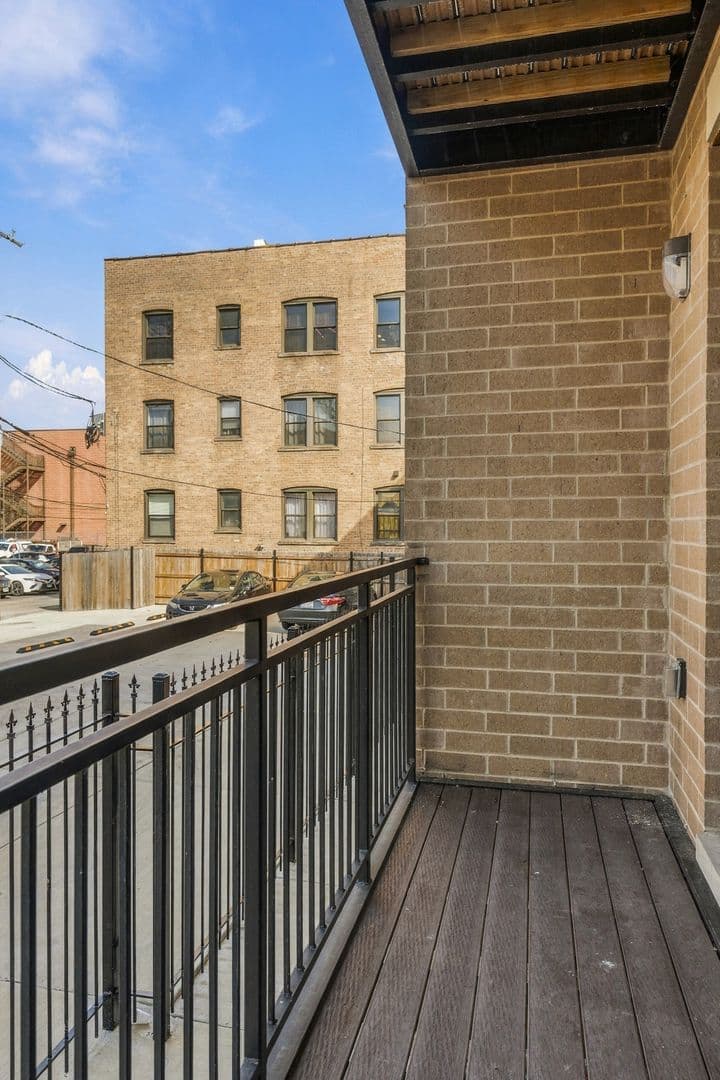 Chicago Apartment: 7428 N. Rogers Ave.