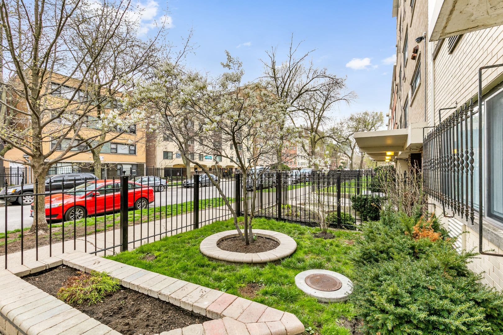 Chicago Apartment: 6012 N. Kenmore