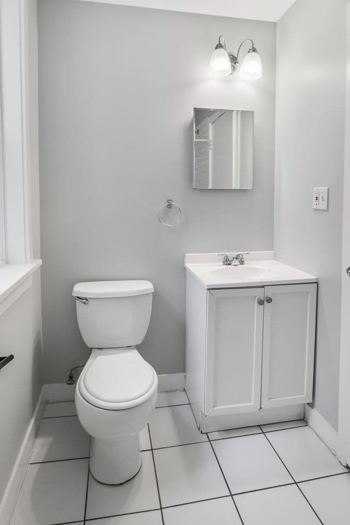 Chicago Apartment: 7450-7456 N Greenview Ave