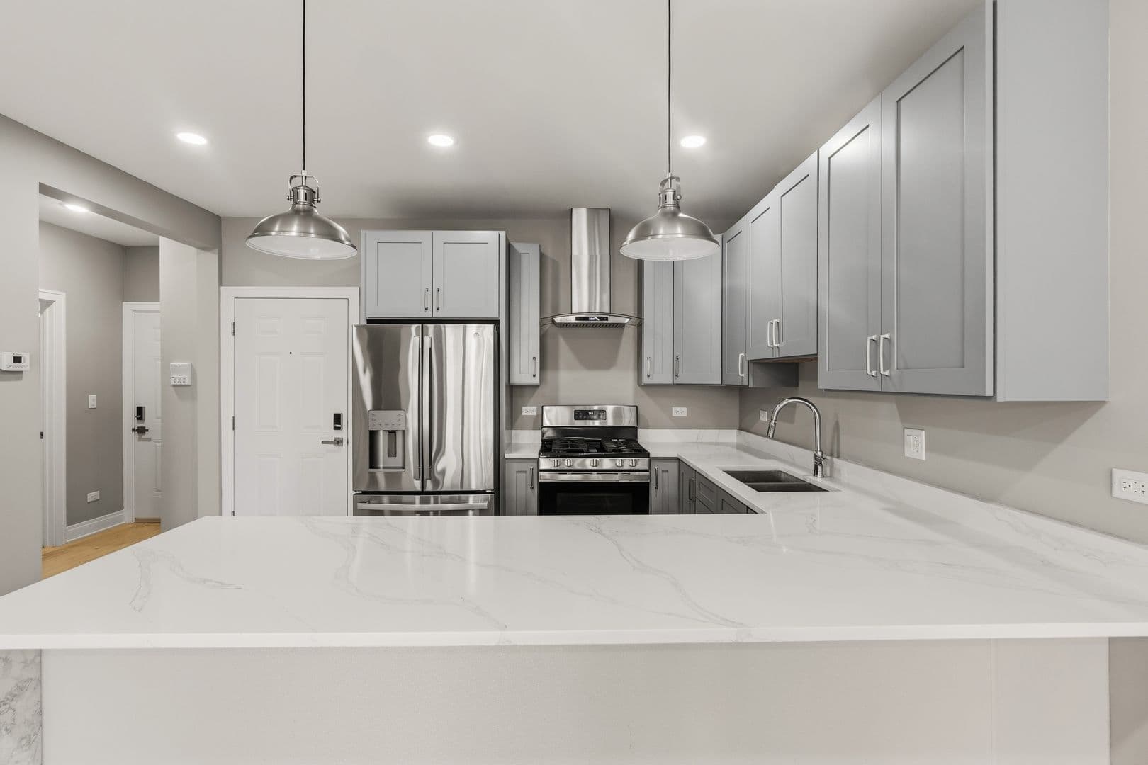 Chicago Apartment: 7428 N. Rogers Ave.
