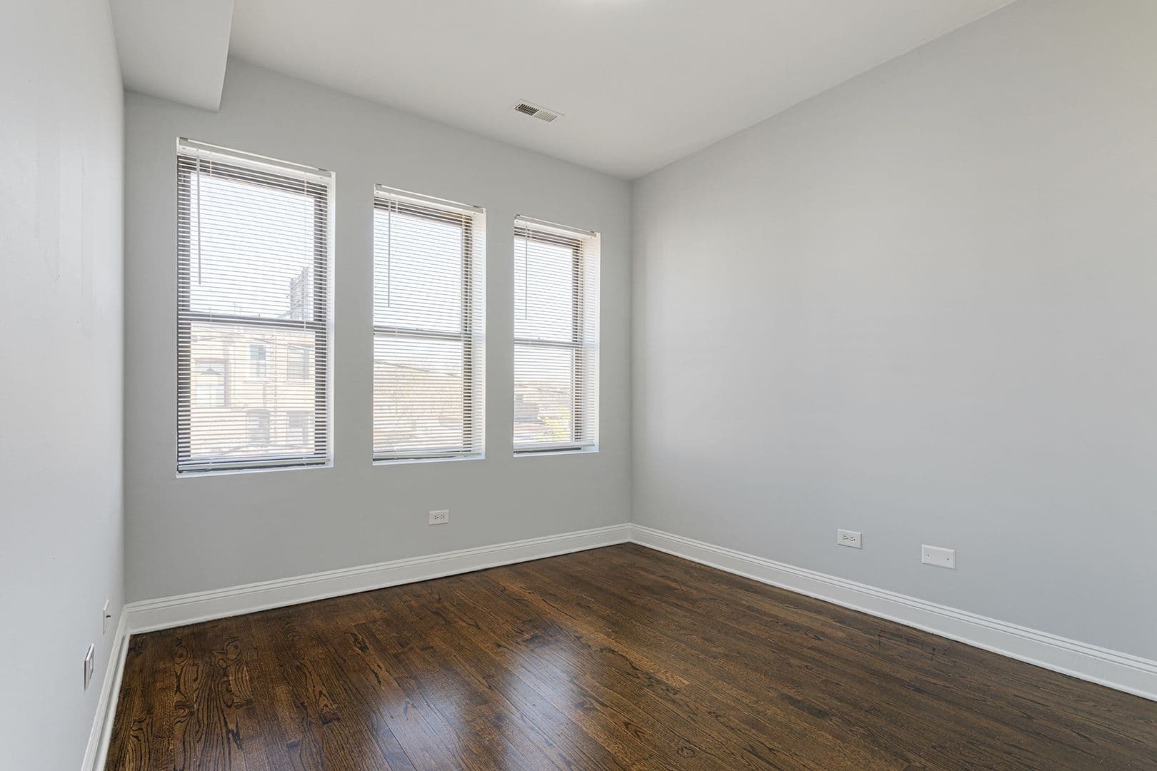 Chicago Apartment: 7526-7530 N Seeley Avenue