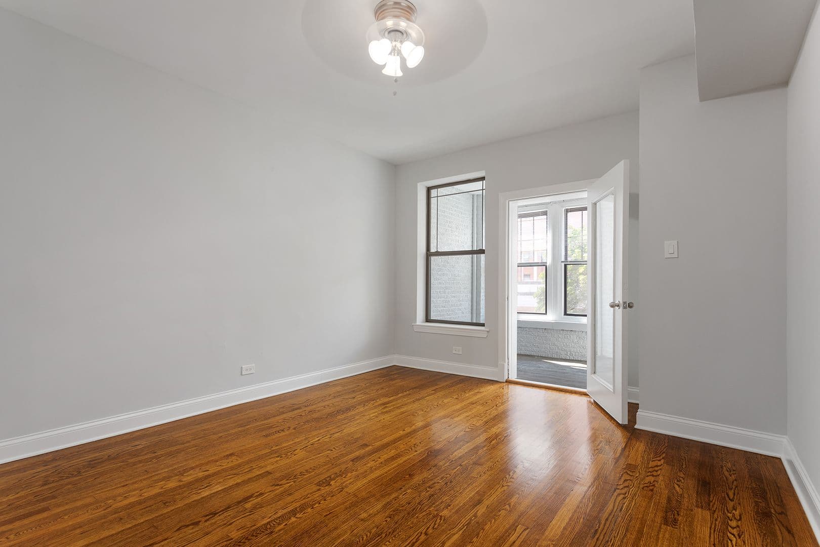 Chicago Apartment: 7700-7706 N Marshfield Ave; 1638-1642 W Jonquil Ter