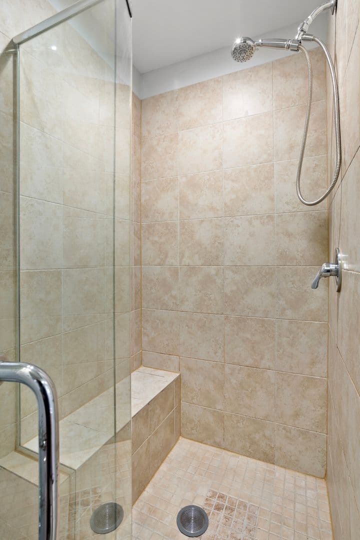 Chicago Apartment: 7357-67 N Ashland Ave