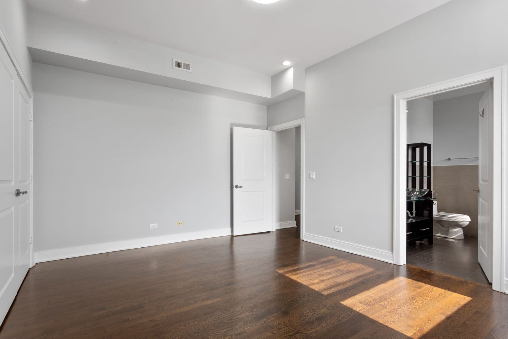 Chicago Apartment: 1412 W Morse