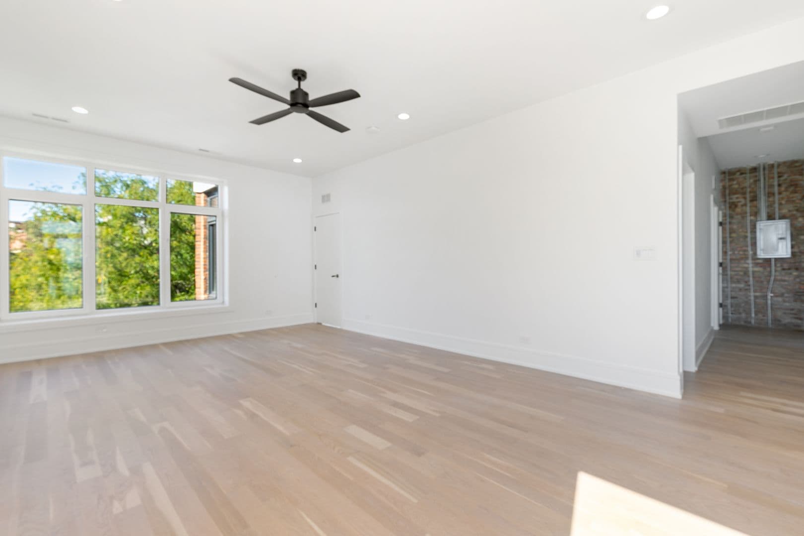 Chicago Apartment: 7729-31 N Eastlake Terrace