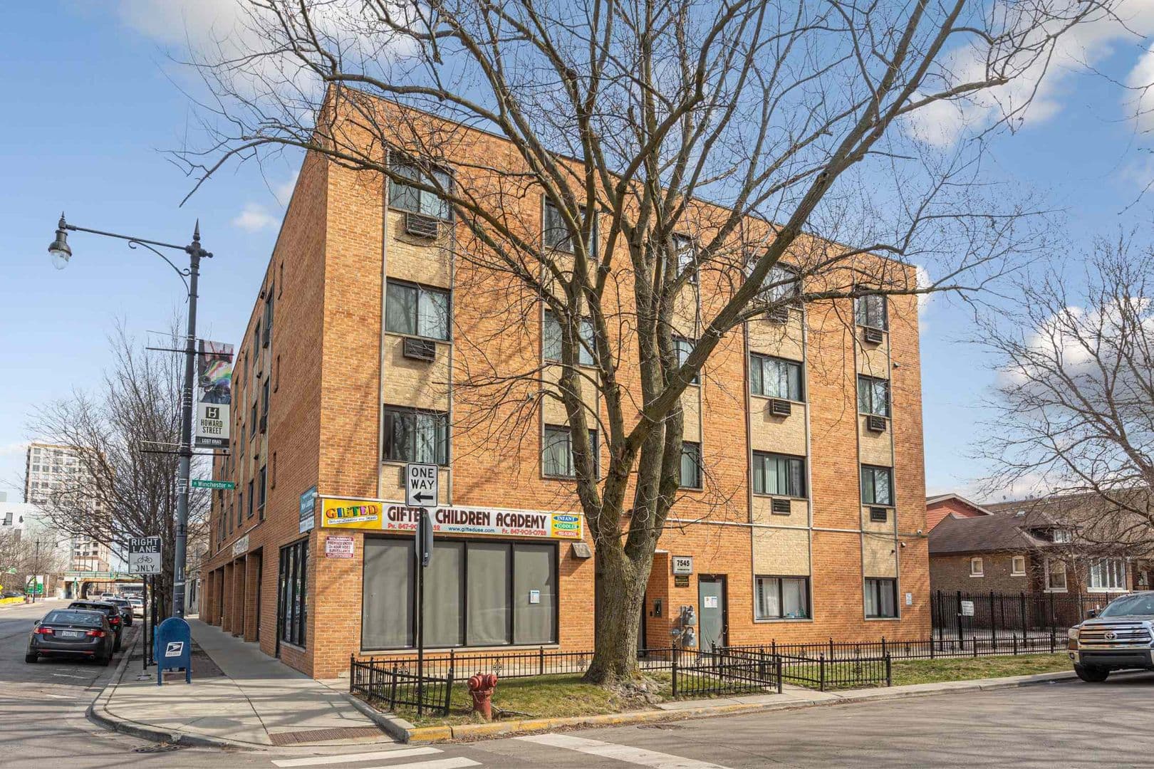 Chicago Apartment: 7545 N Winchester Avenue
