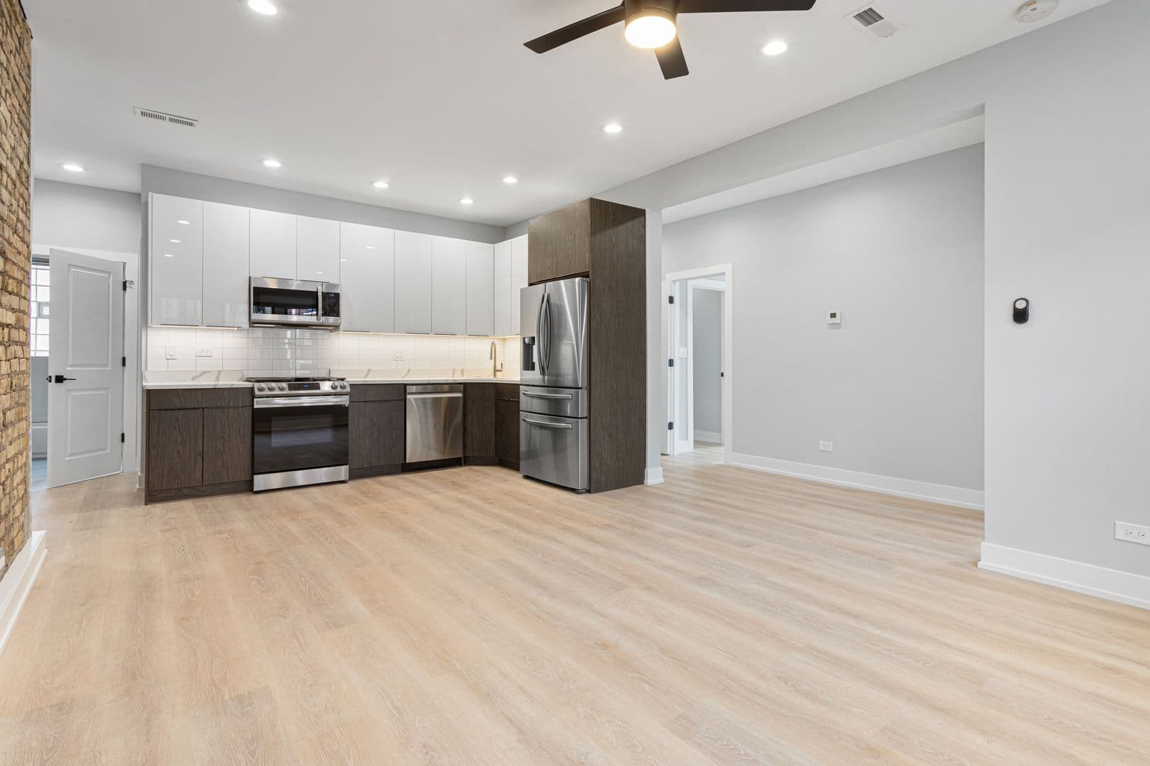 Chicago Apartment: 7642-48 N Eastlake Terrace