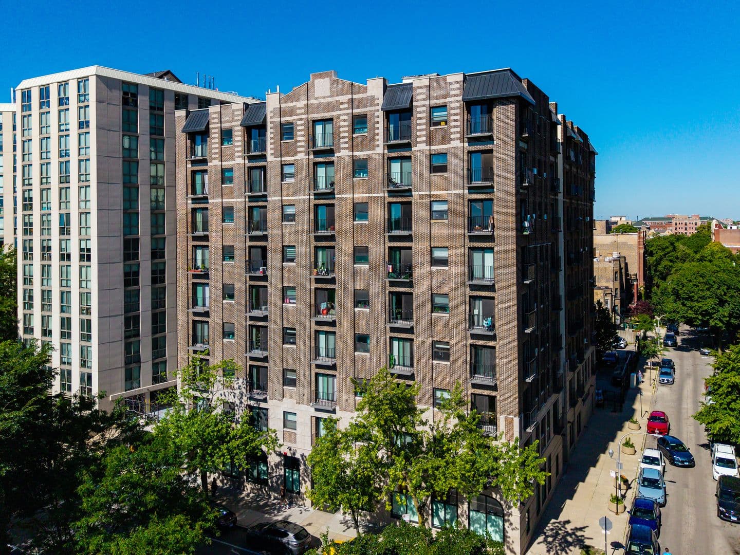 Chicago Apartment: 4520 N Clarendon Ave