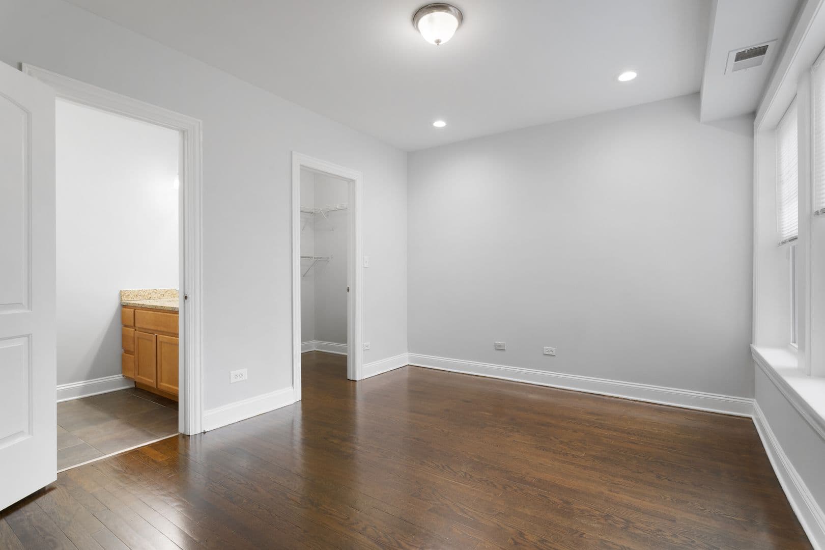 Chicago Apartment: 7722-7734 N Ashland Ave