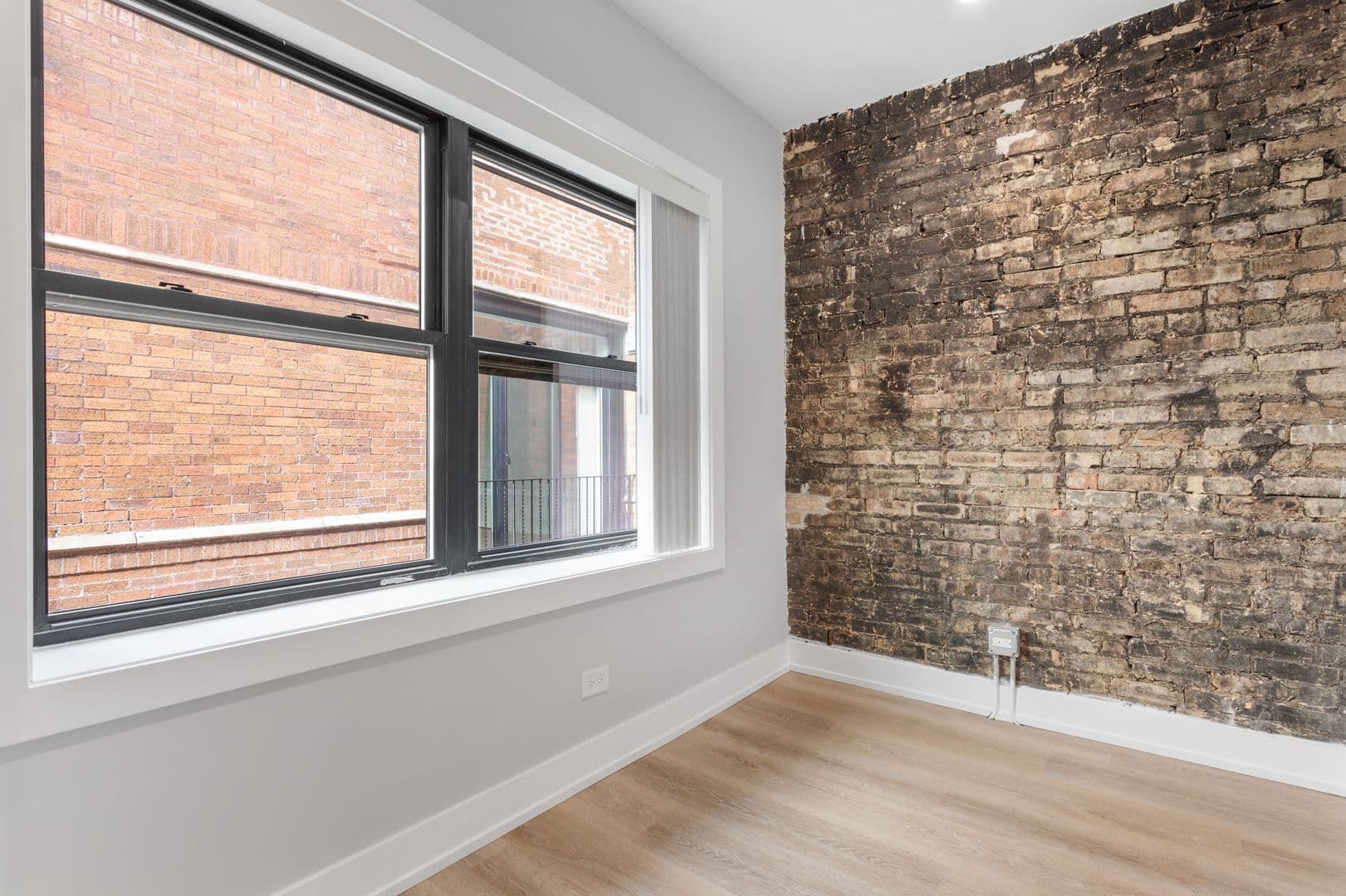Chicago Apartment: 1548-1558.5 W Juneway