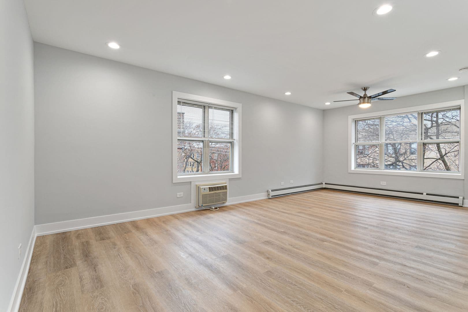 Chicago Apartment: 7070 N Sheridan Rd